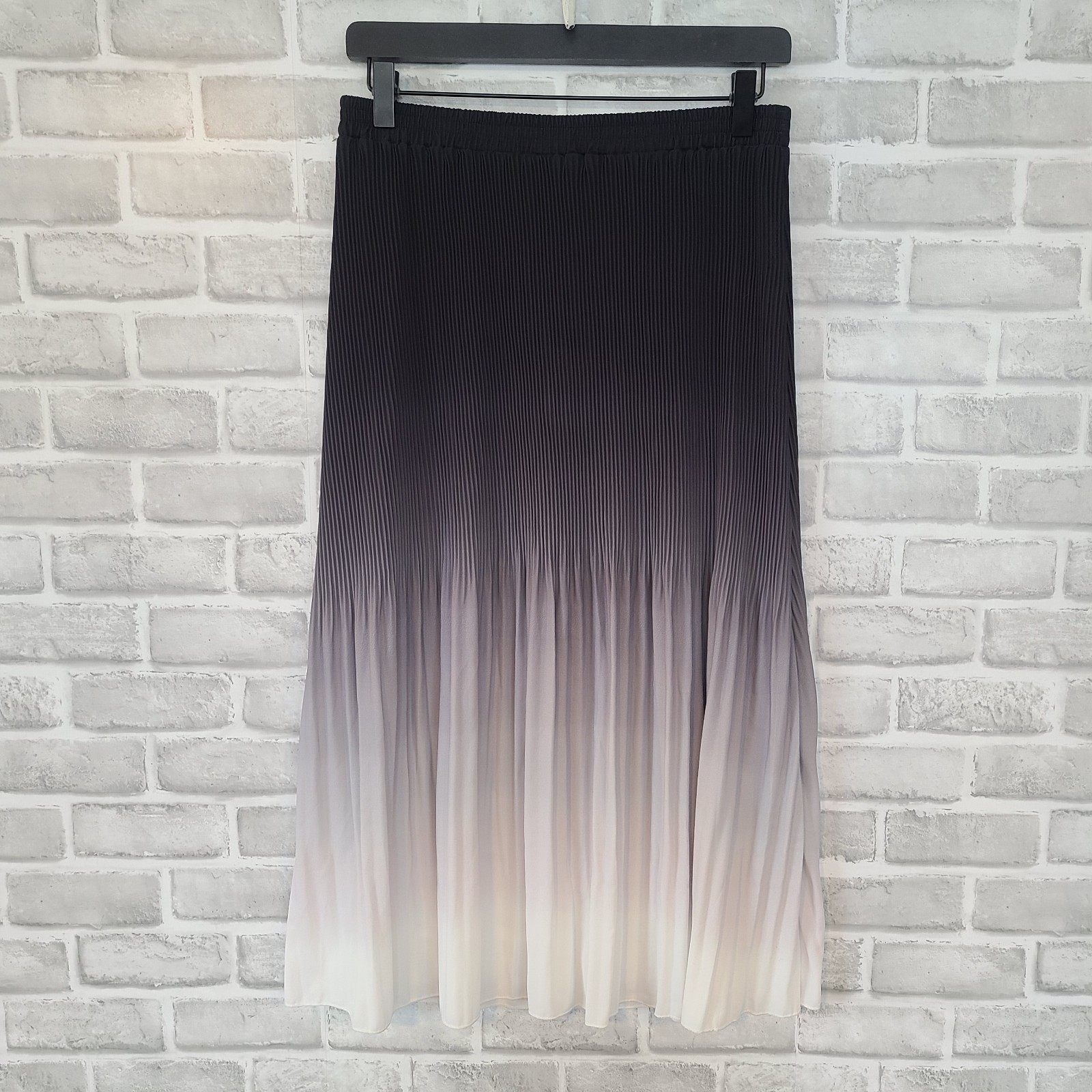 Adrianna Papell Pleated Chiffon Ombre GRAY Skirt Flowy Medium NWT 89