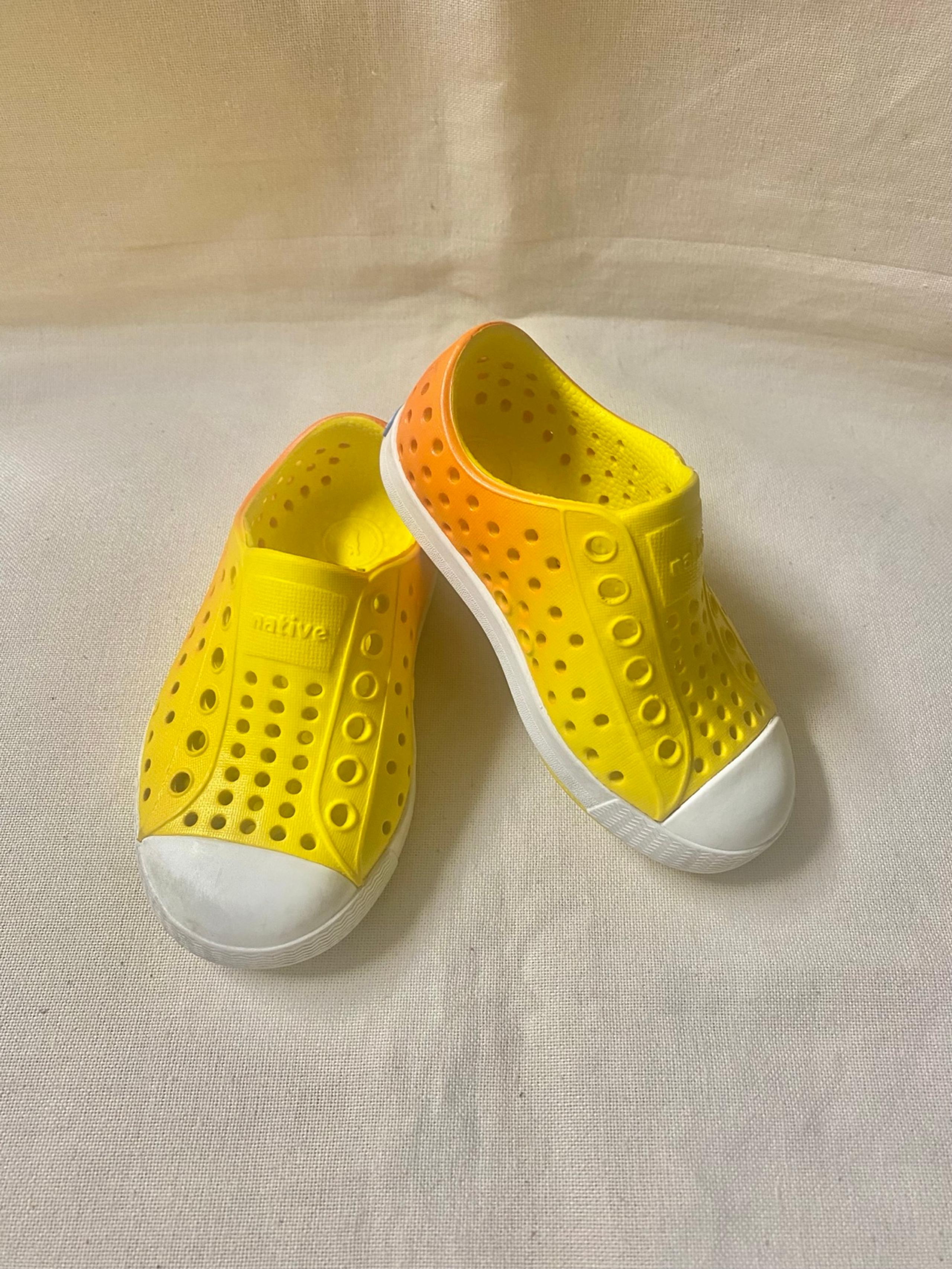Native Shoes/Size C 6