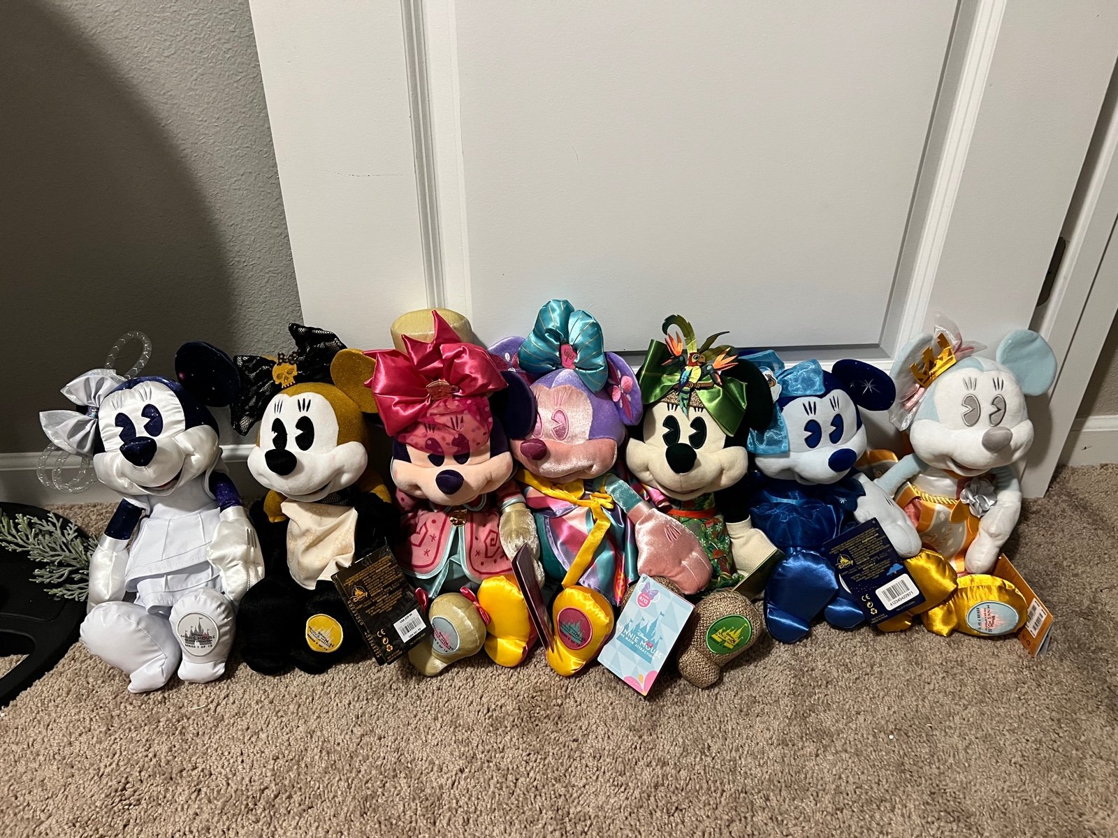 we take customers as our god Mouse Minnie Disney Main Plush Attraction Toys & Collectibles we take customers as our god Mouse Minnie Disney Main Plush Attraction Toys & Collectibles