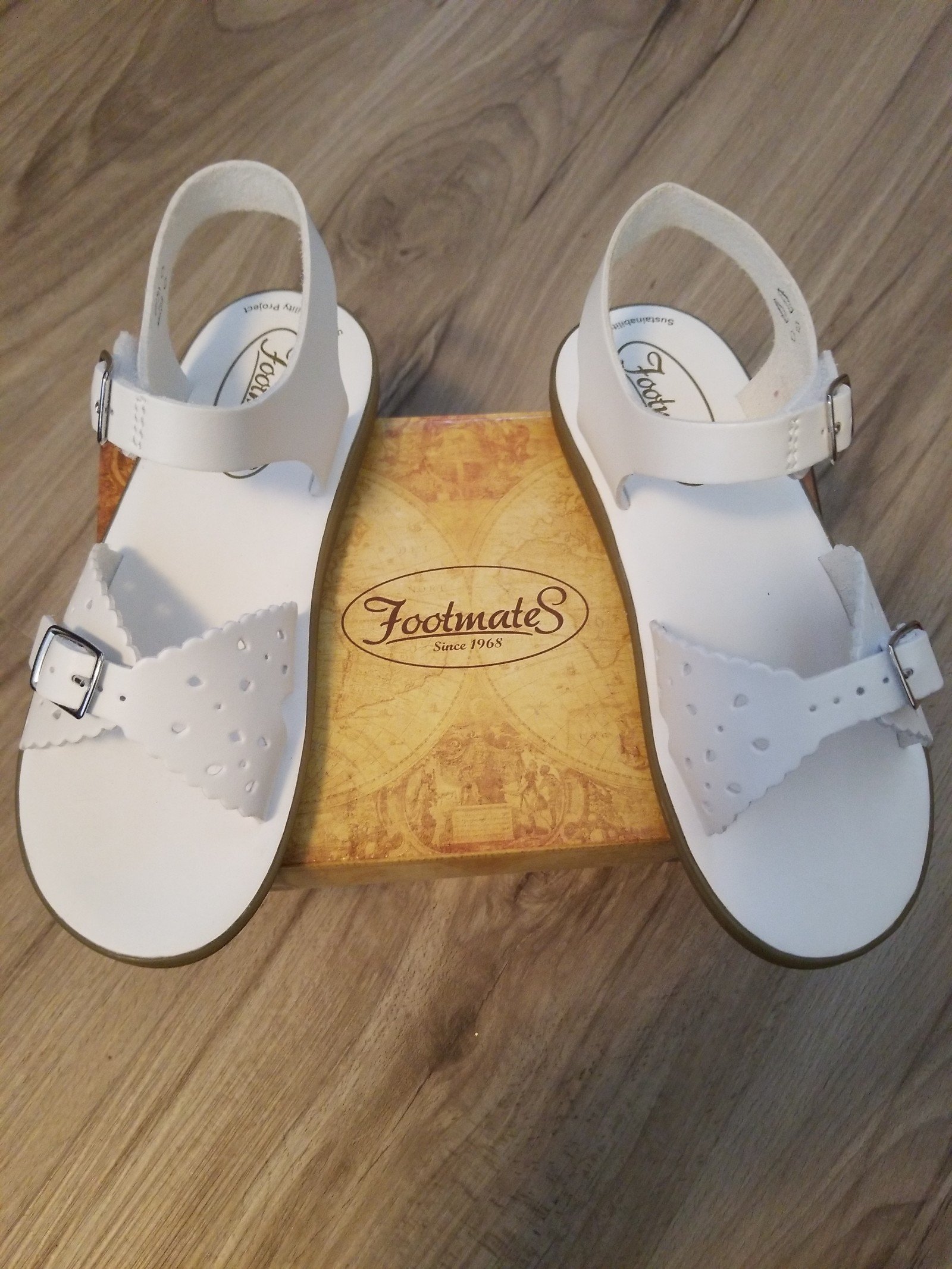 New Footmates Waterproof Sandals Size y1