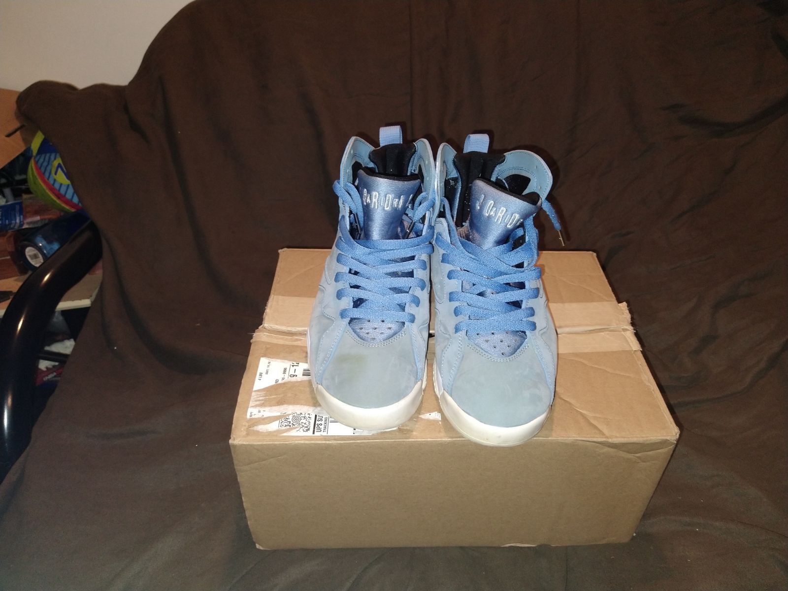 Jordan 6 Pantone