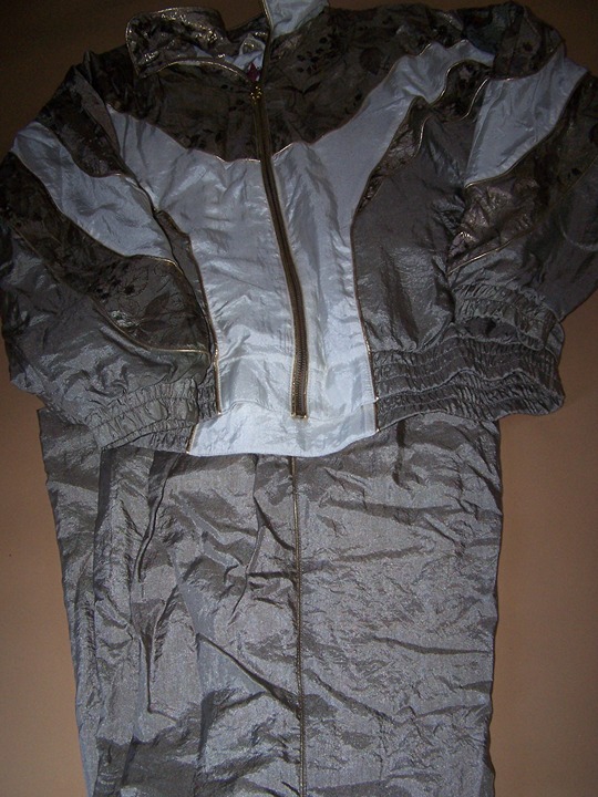 Active Frontier Int. Ladies Small Taupe Nylon Jogging / Leisure Wear Suit Set