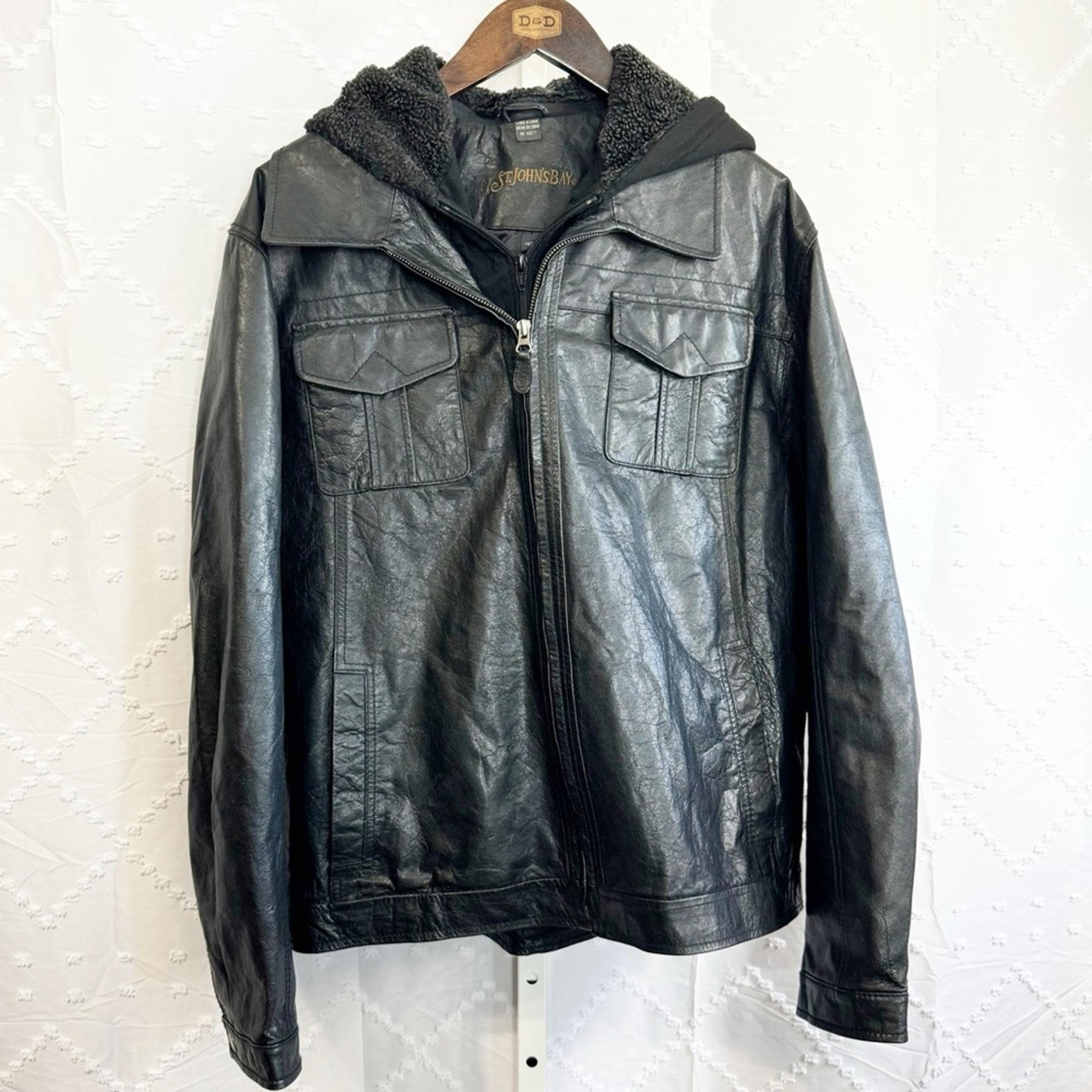 296. ST. JOHN’S BAY | Mens black leather jacket with detachable hood size medium