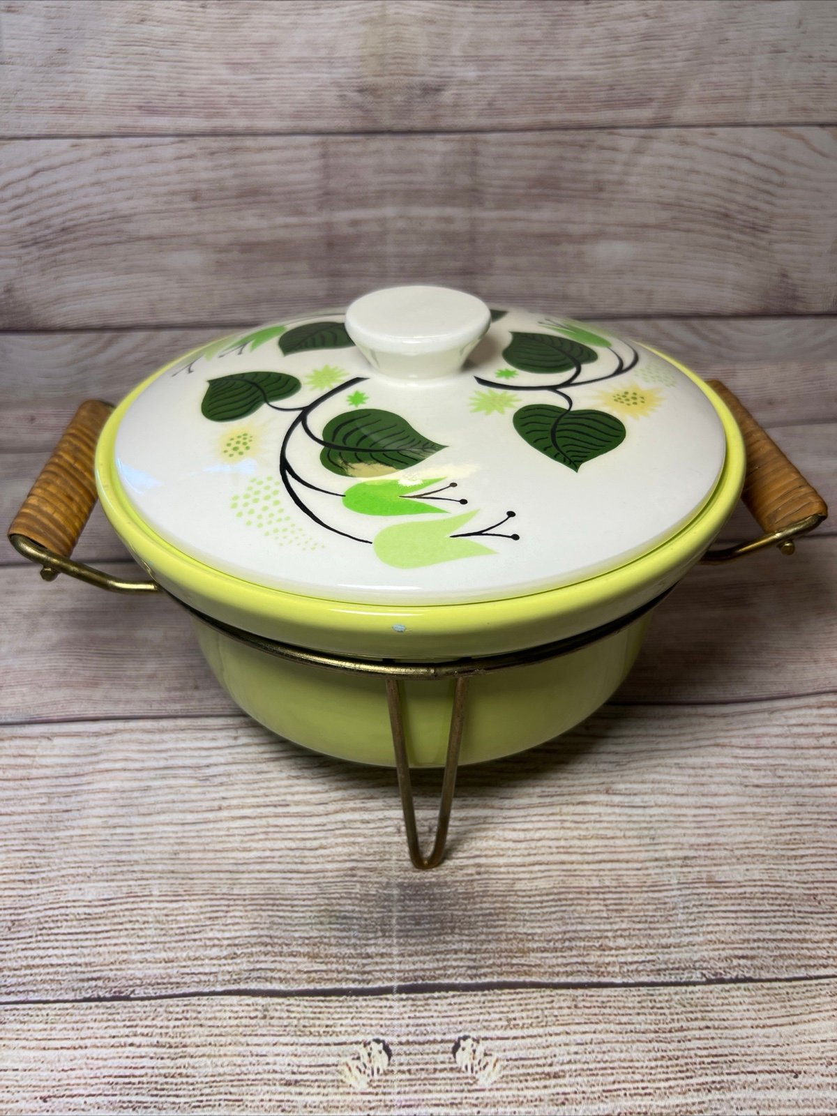 Vtg Large Ceramic Casserole With Metal Holder California Green Leaves 11x7”