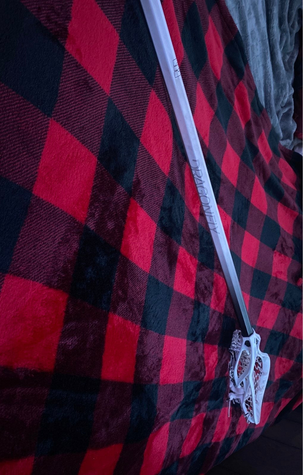 Dragongfly lacrosse shaft with evo 5 hea