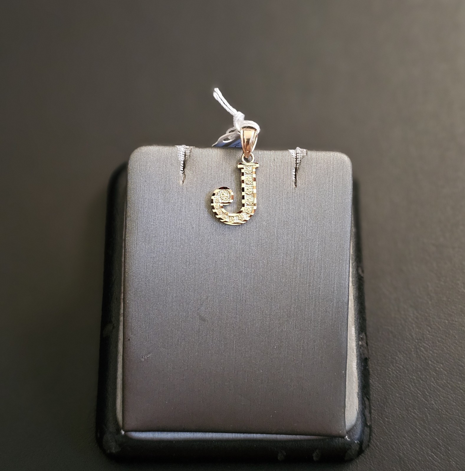 10k gold pendant