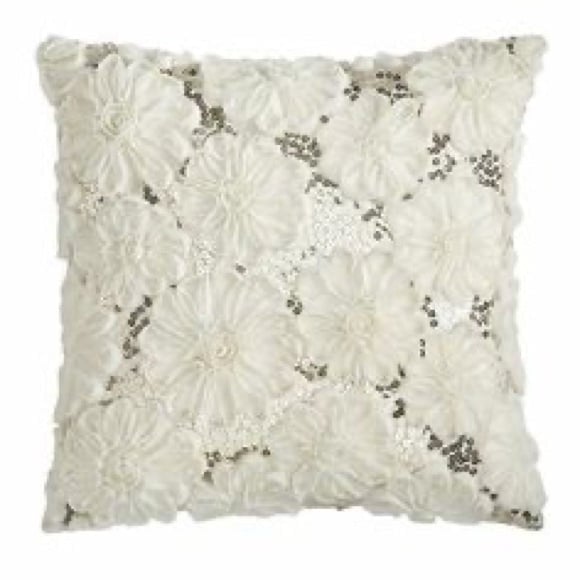 Embroidered Pier 1 Ivory Cream Sequin Floral Roses Throw Decor Pillow Beaded