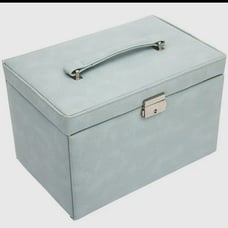 Jewelry case, NWT, light blue jewelry box with lock, mirror, handles