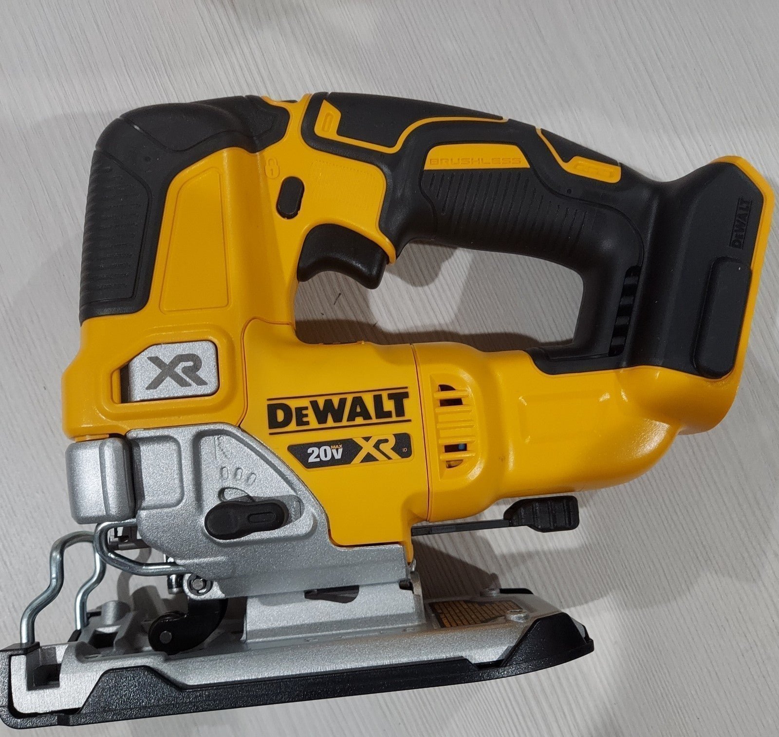 Dewalt 20v Max XR Jigsaw DCS334B
