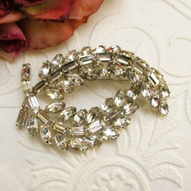 DeLIZZA ELSTER Austrian Crystal Rhinestone Brooch~ Vintage JULIANA Brooch