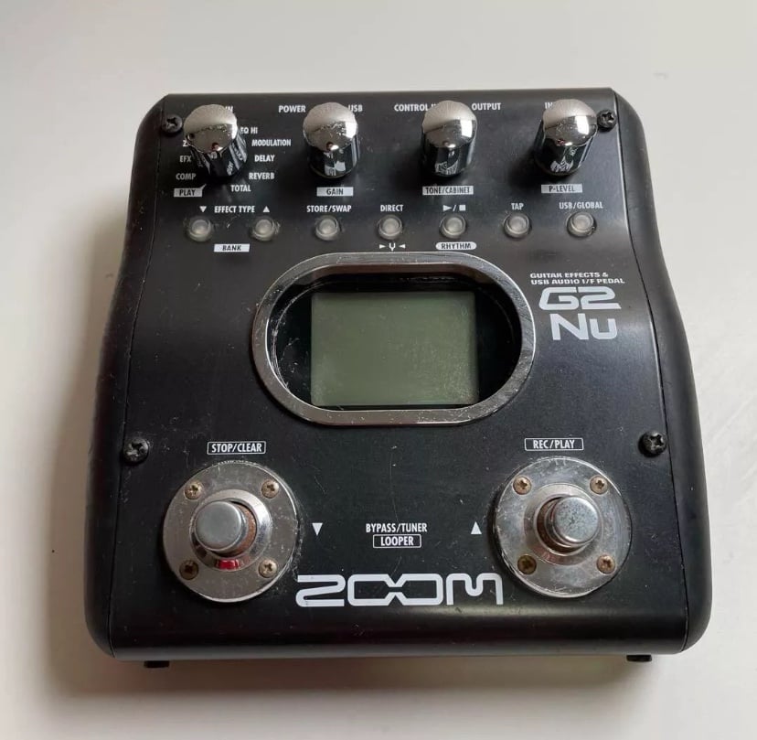 ZOOM G2Nu Guitar Multi Effects USB Audio Interface Pedal 4 AA Battery Powered