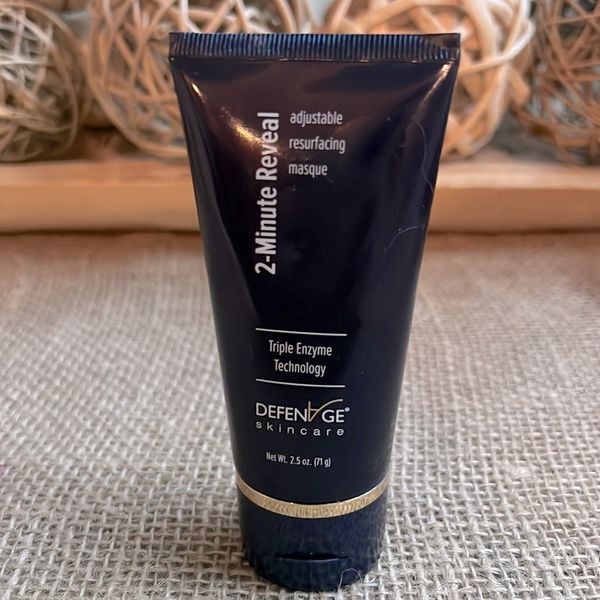 Defenage selling skincare 2-MINUTE REVEAL MASQUE triple enzyme technology brand new seal