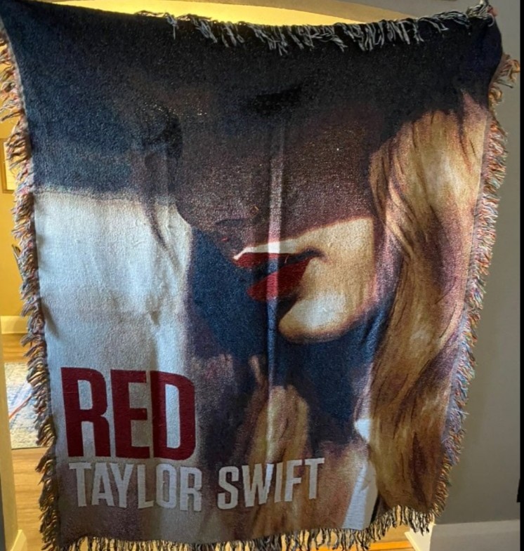 Taylor swift red blanket