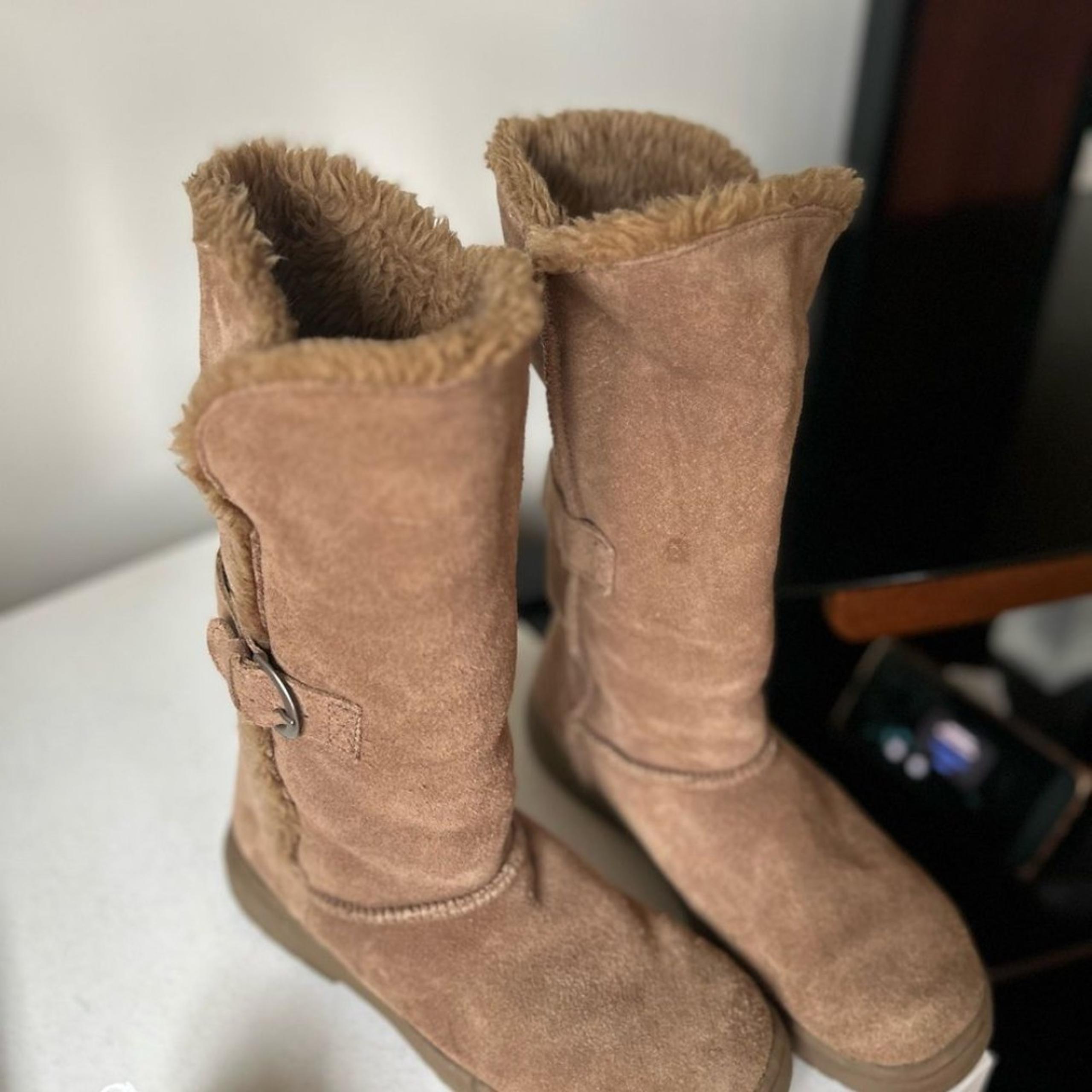 women Cozy Tan Suede Boots melrose ave 7
