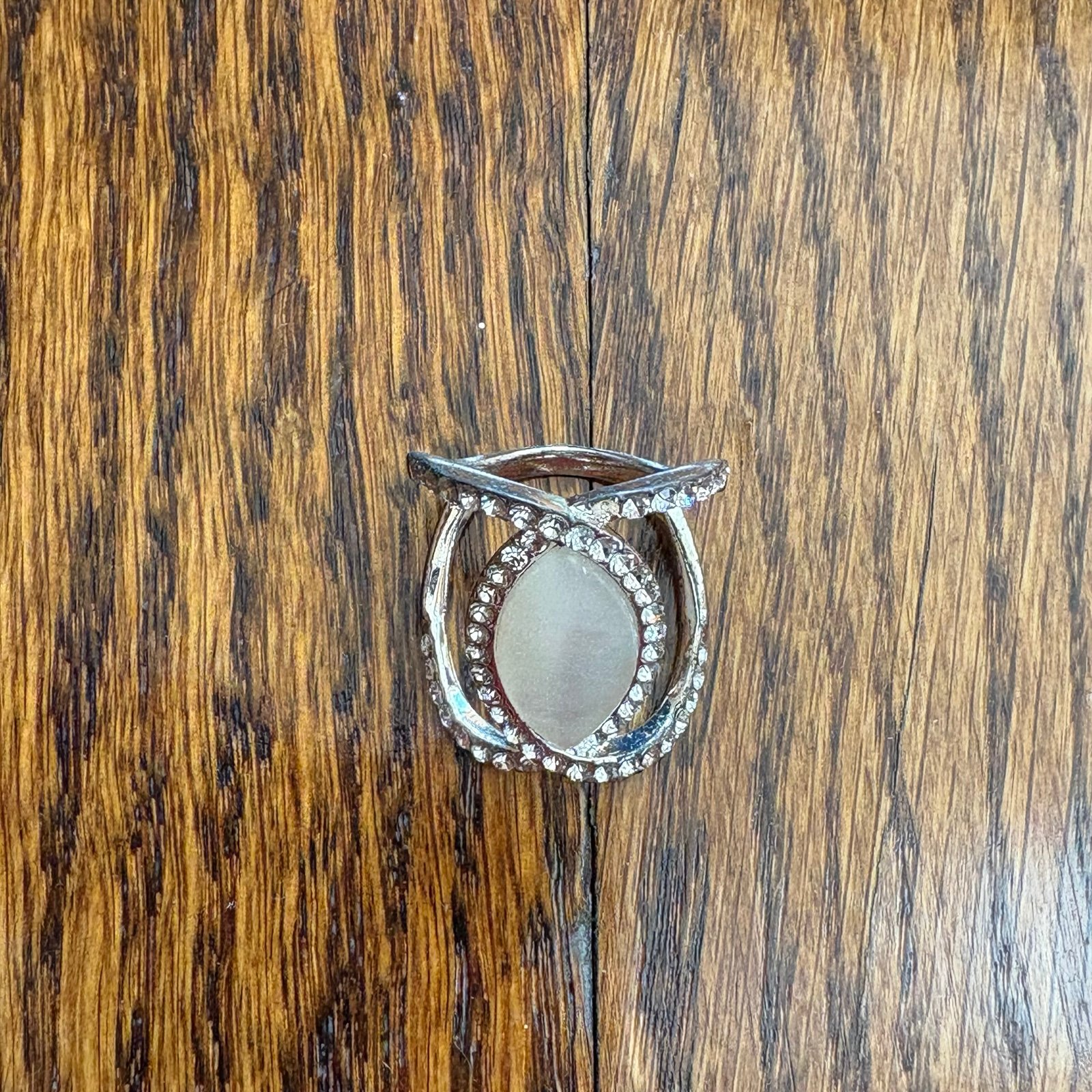 Silver ring with white marble oval shape and mini rhinestones