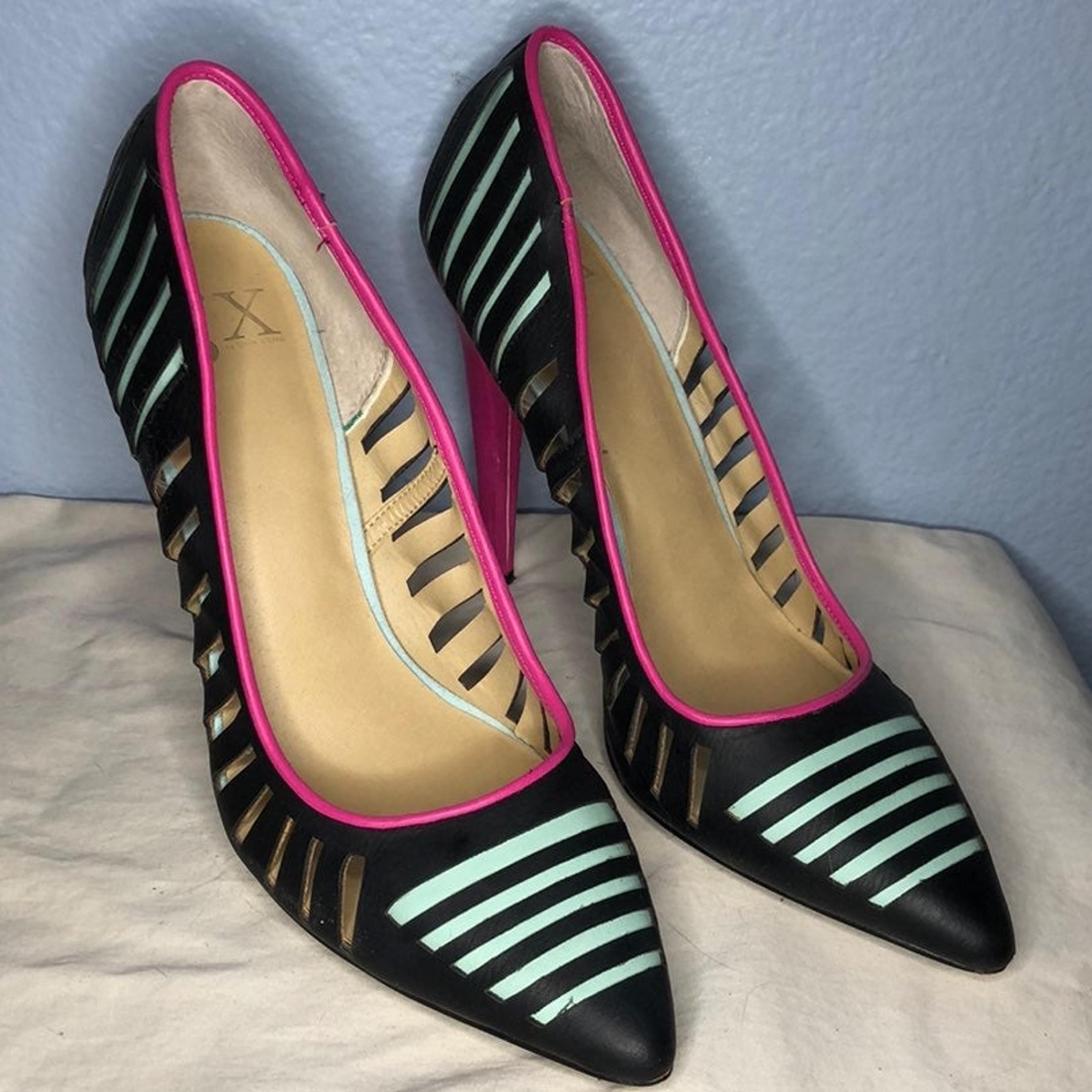 GX By Gwen Stefani pink black NEON heels
