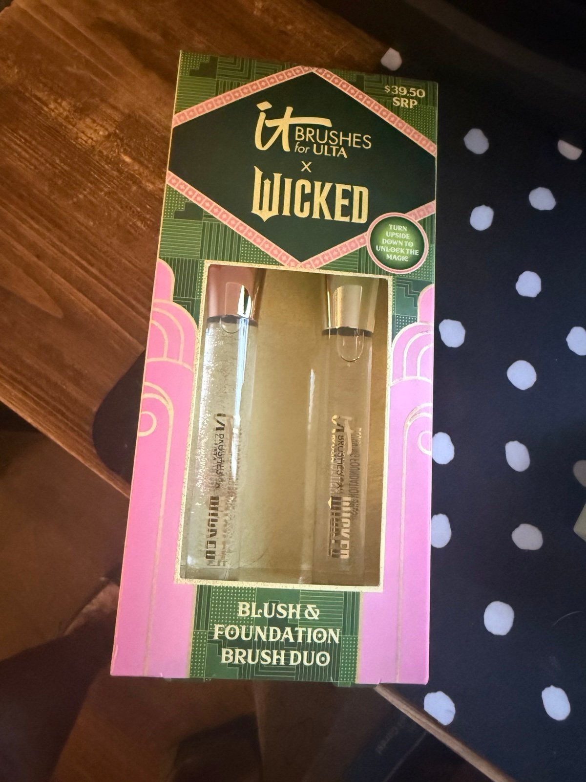 Wicked by IT makeup brushes NIB