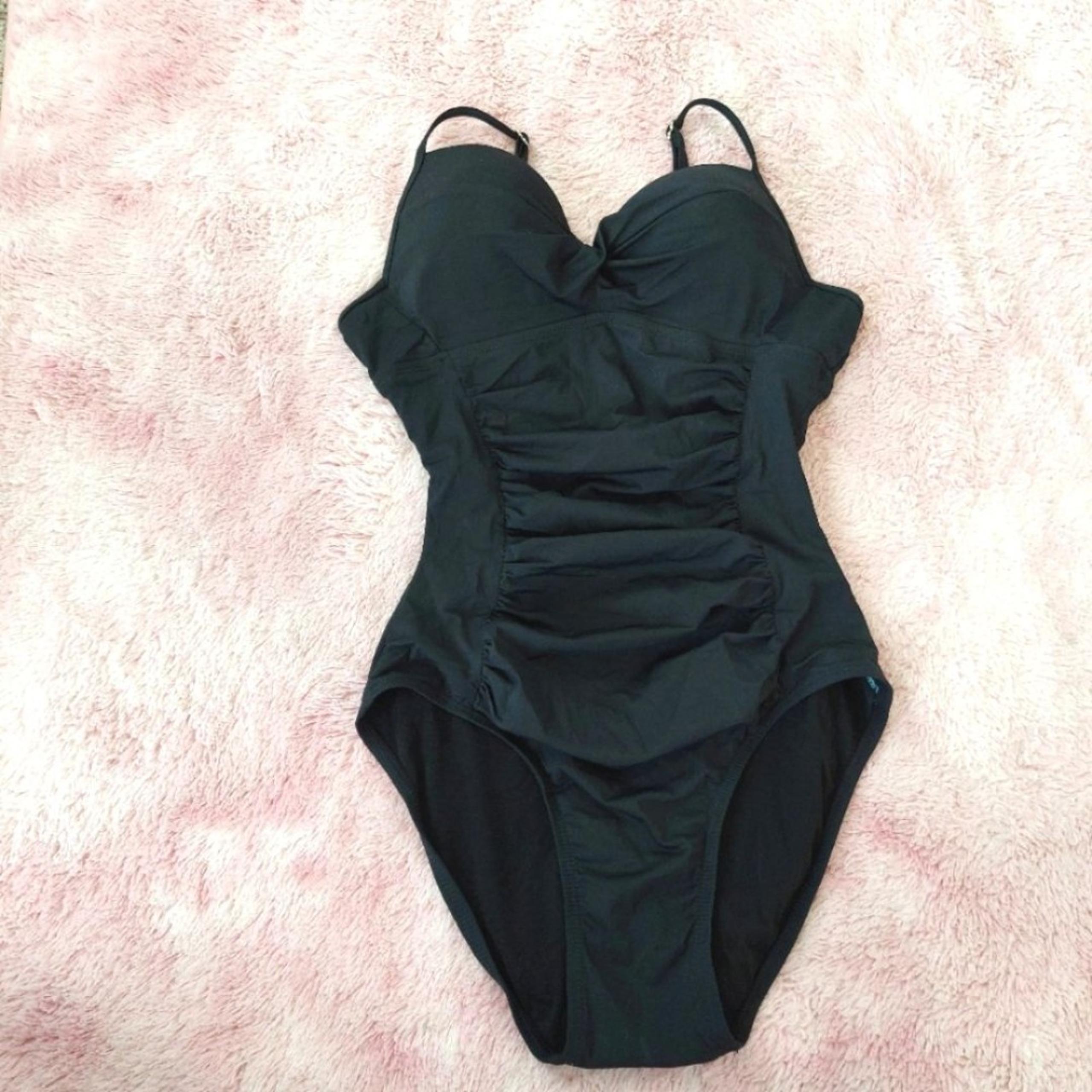 Assets By Sara Blakely Push up One Piece Swimsuit Size Small Black