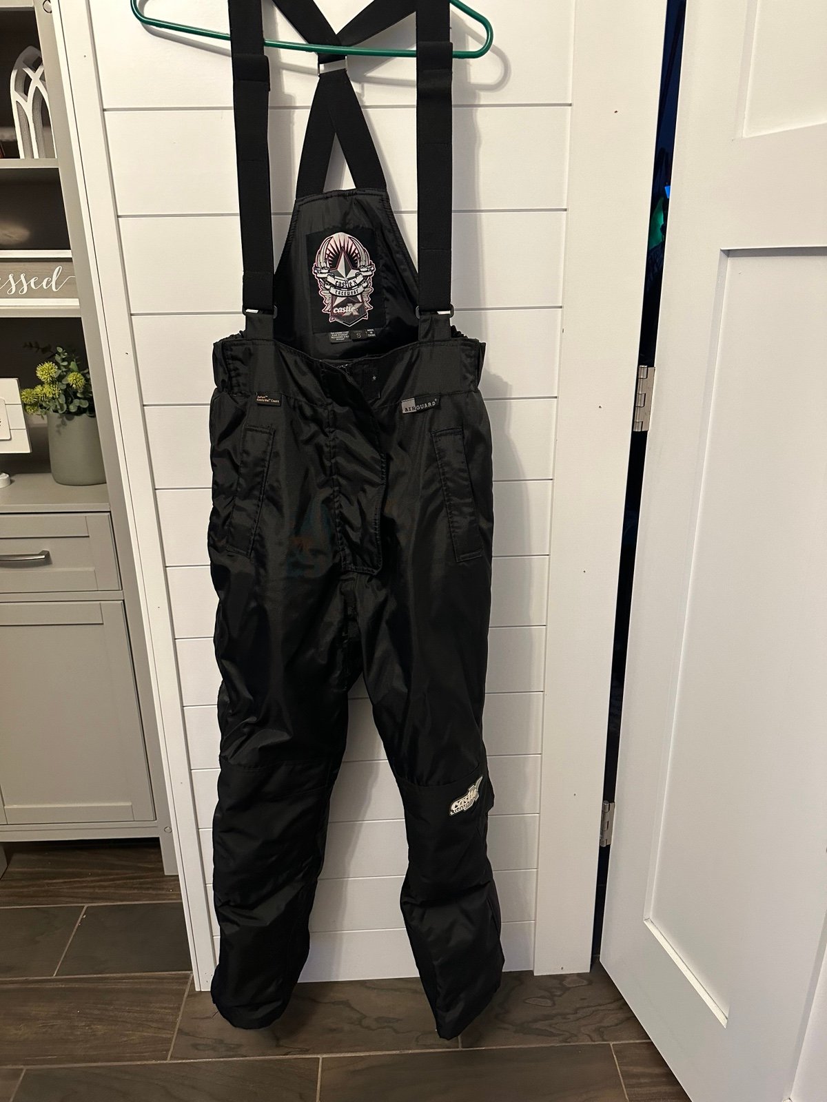 Ladies castle x pants size small
