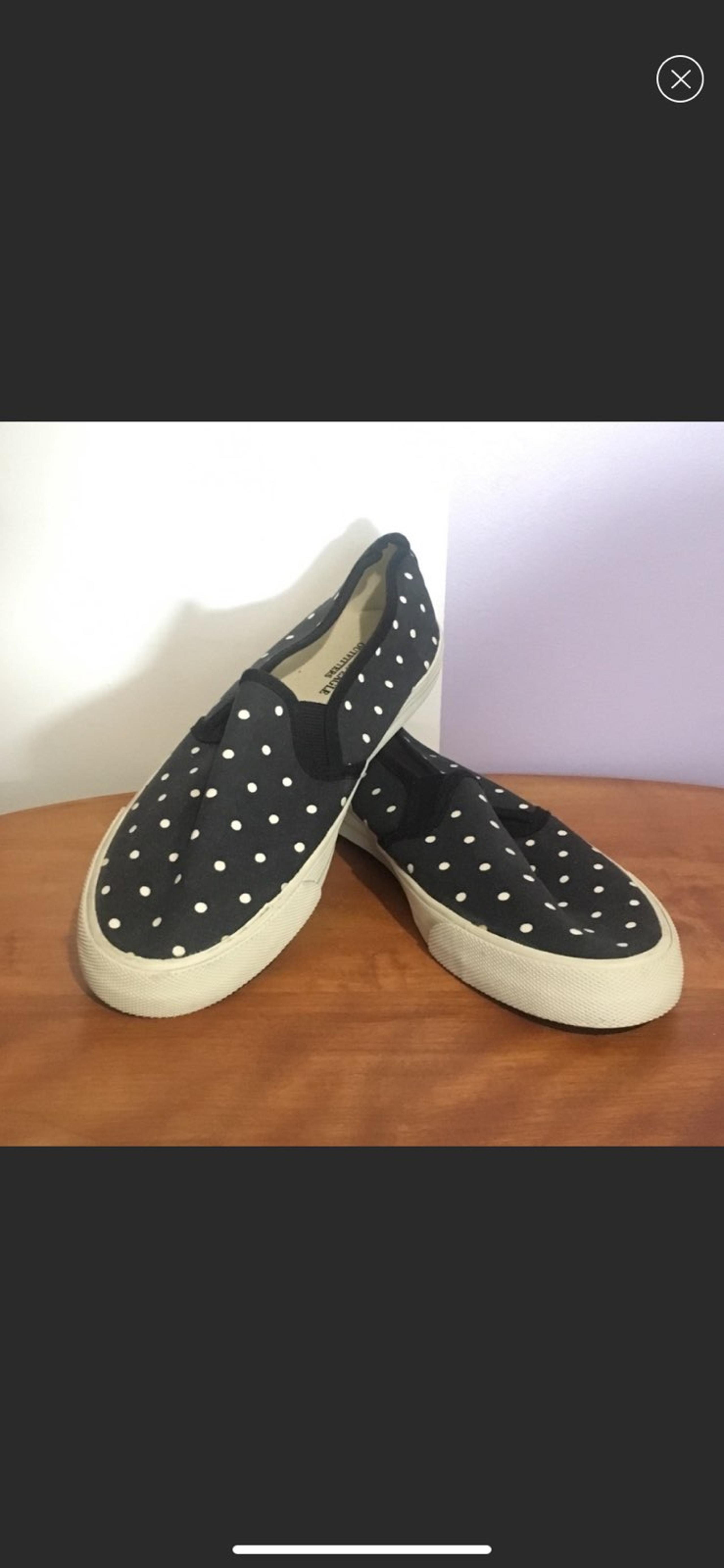 American Eagle Canvas Slip on Shoes 7