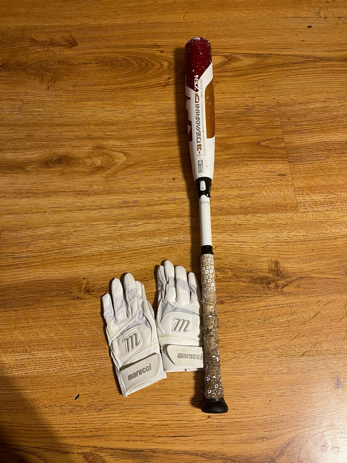 Demarini cf zen CBC-18 Balanced Baseball Bat 32/29 With Marucci Gloves