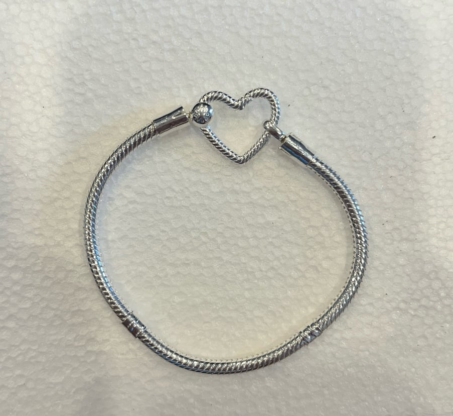 Pandora Moments Heart Closure Bracelet