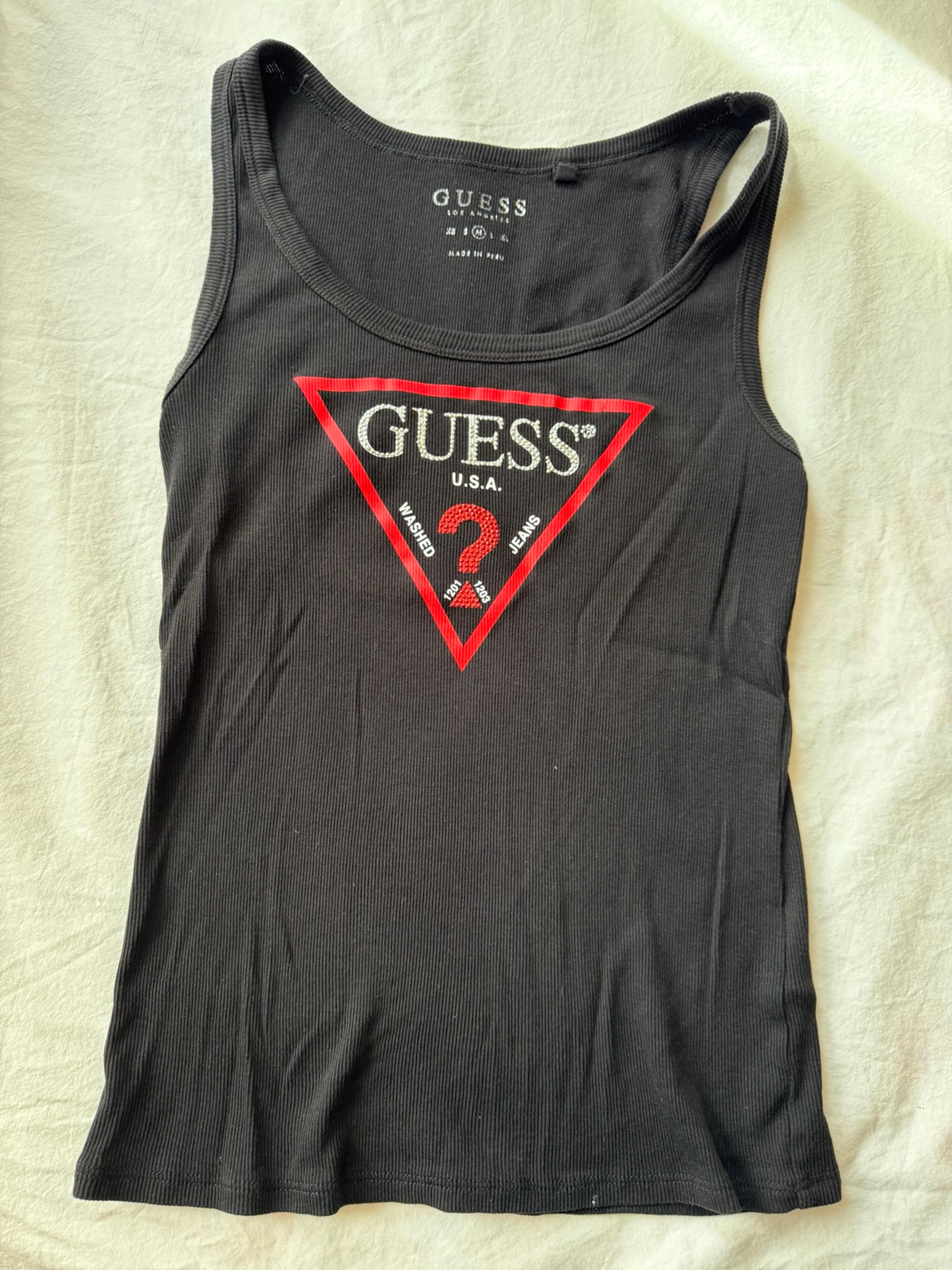 Guess Women’s black sleeveless logo tank top