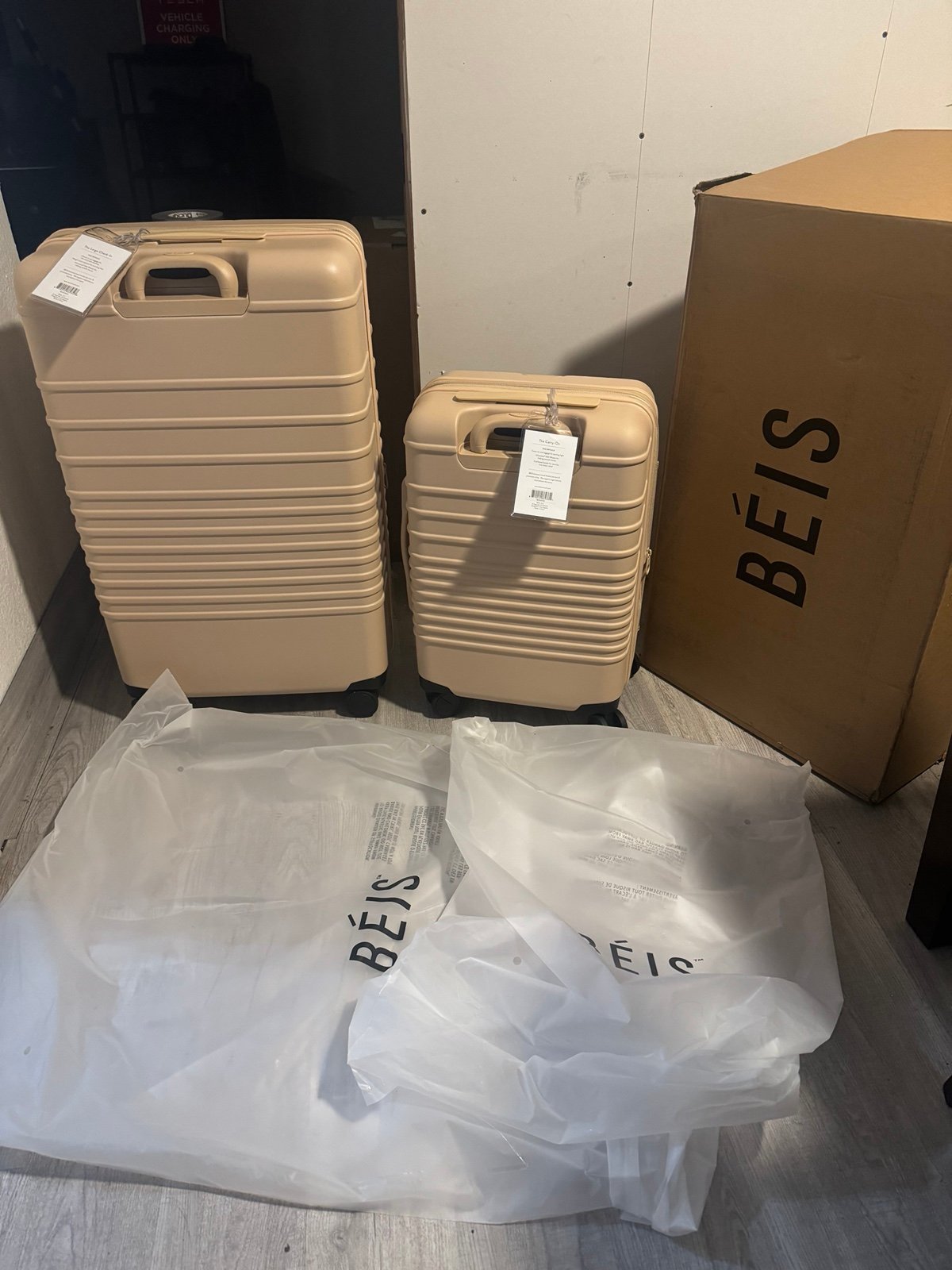 Beis 2 for 1 luggage Bundle Deal Beige Large roller and Carry on