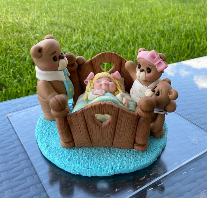 Goldilocks and the three bears baby shower souvenir