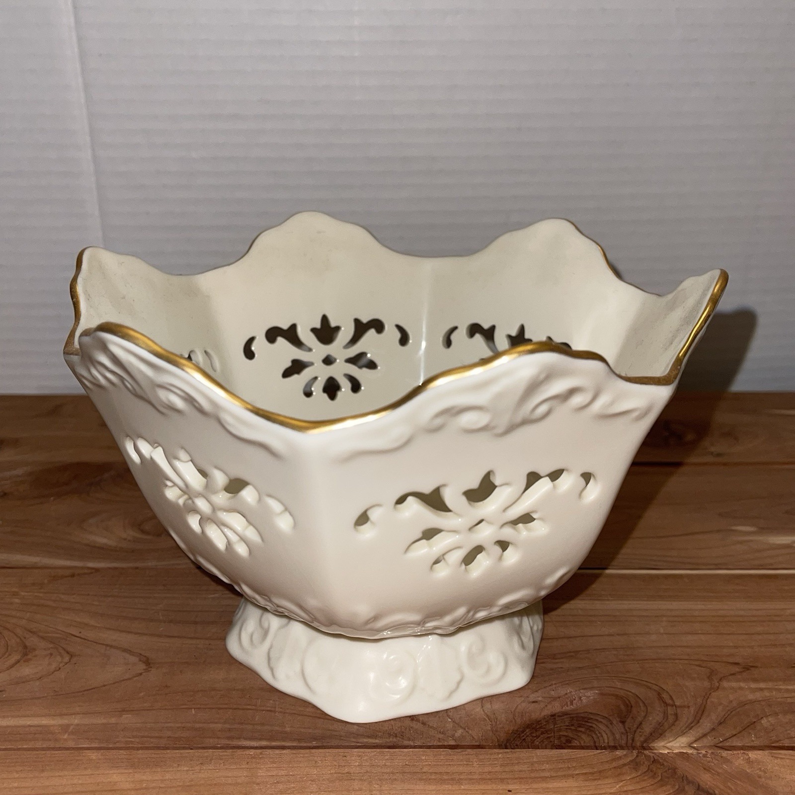 Lenox Special Langtry Collection China Footed 7 Bowl Pierced Sides 3 south