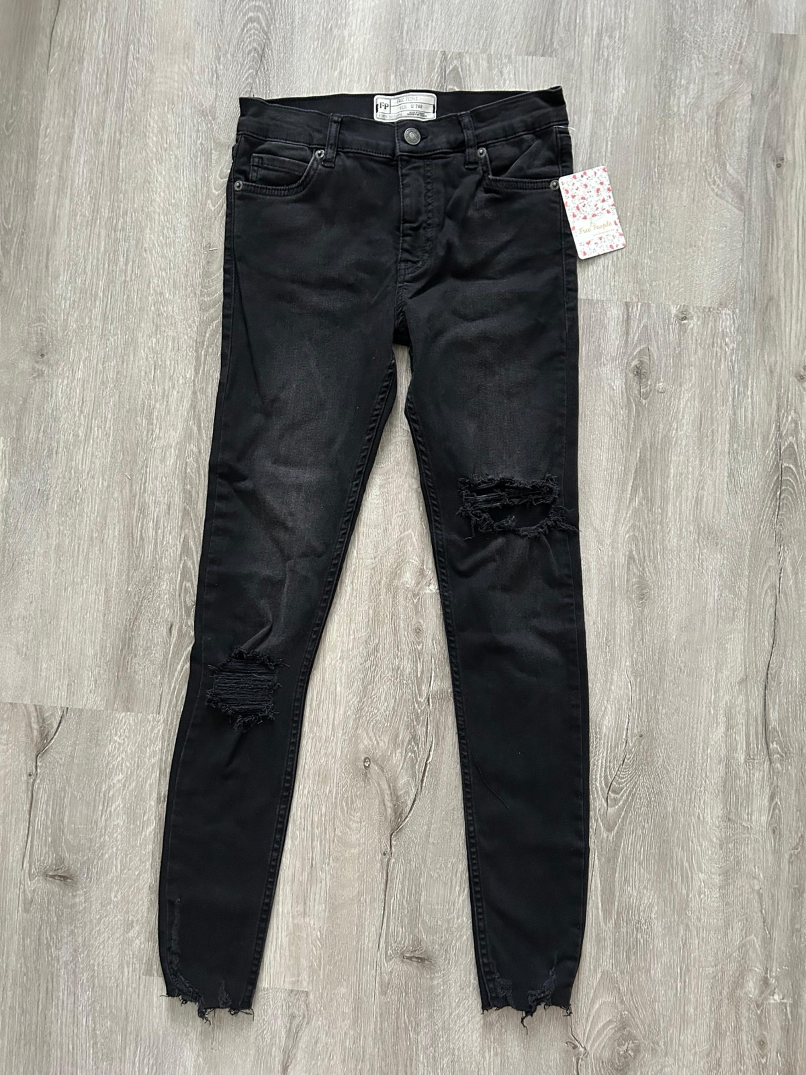 Free People Women’s Black Jeans Skinny Stretchy size 24 Distressed Knees