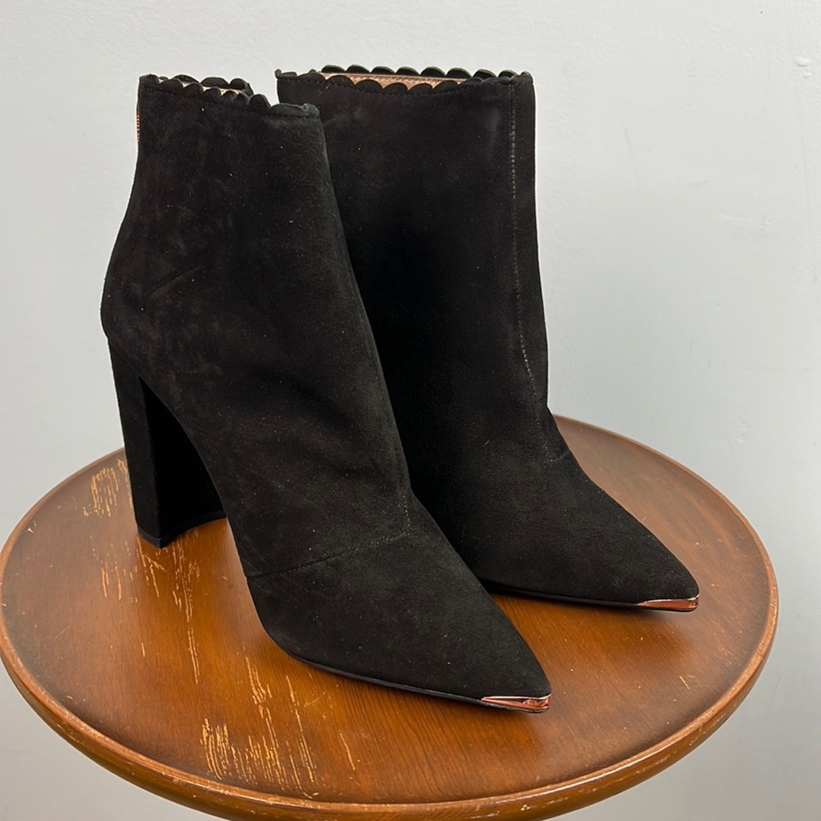 Ted Baker size 10 new suede leather heeled ankle boot