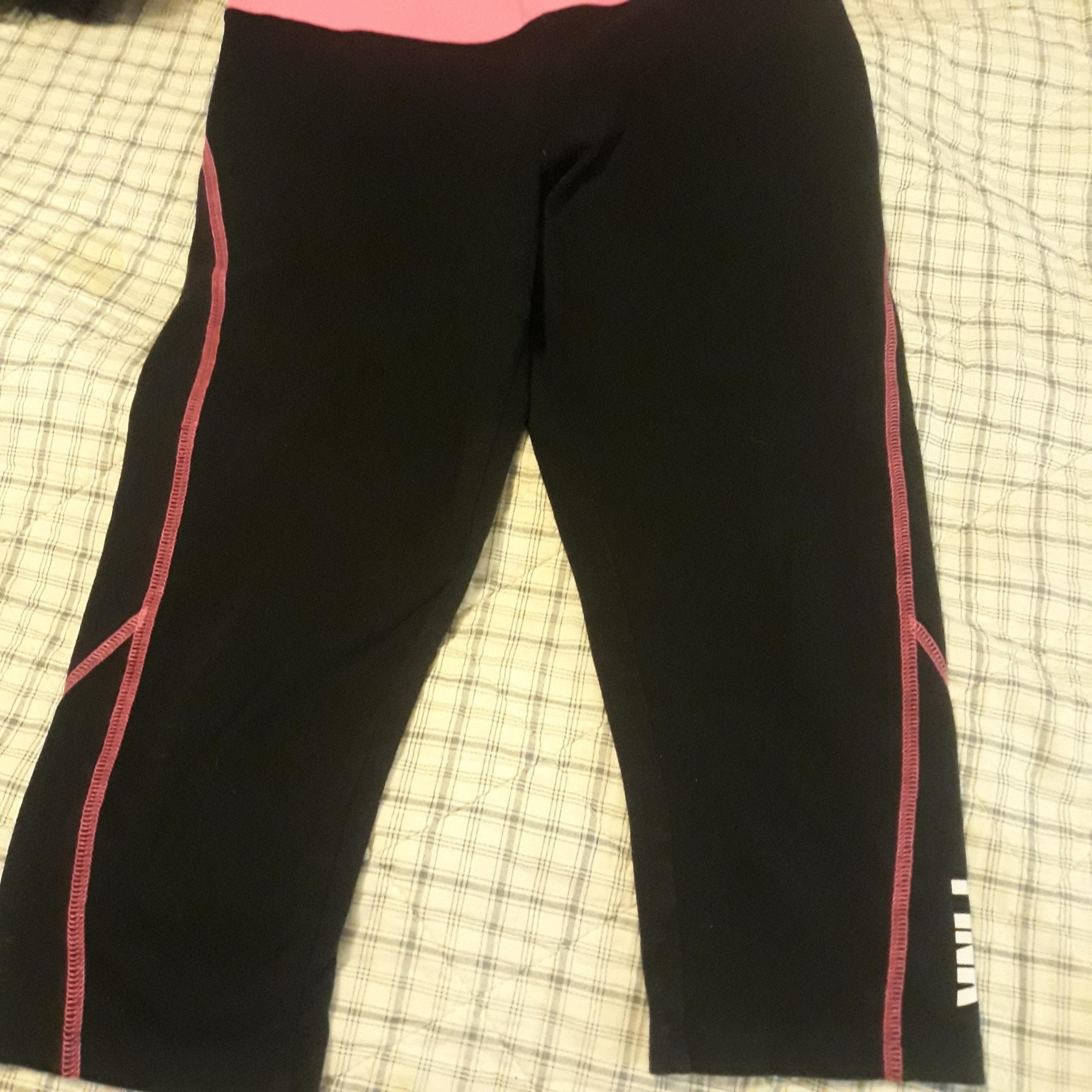 Short pink xs yoga pants