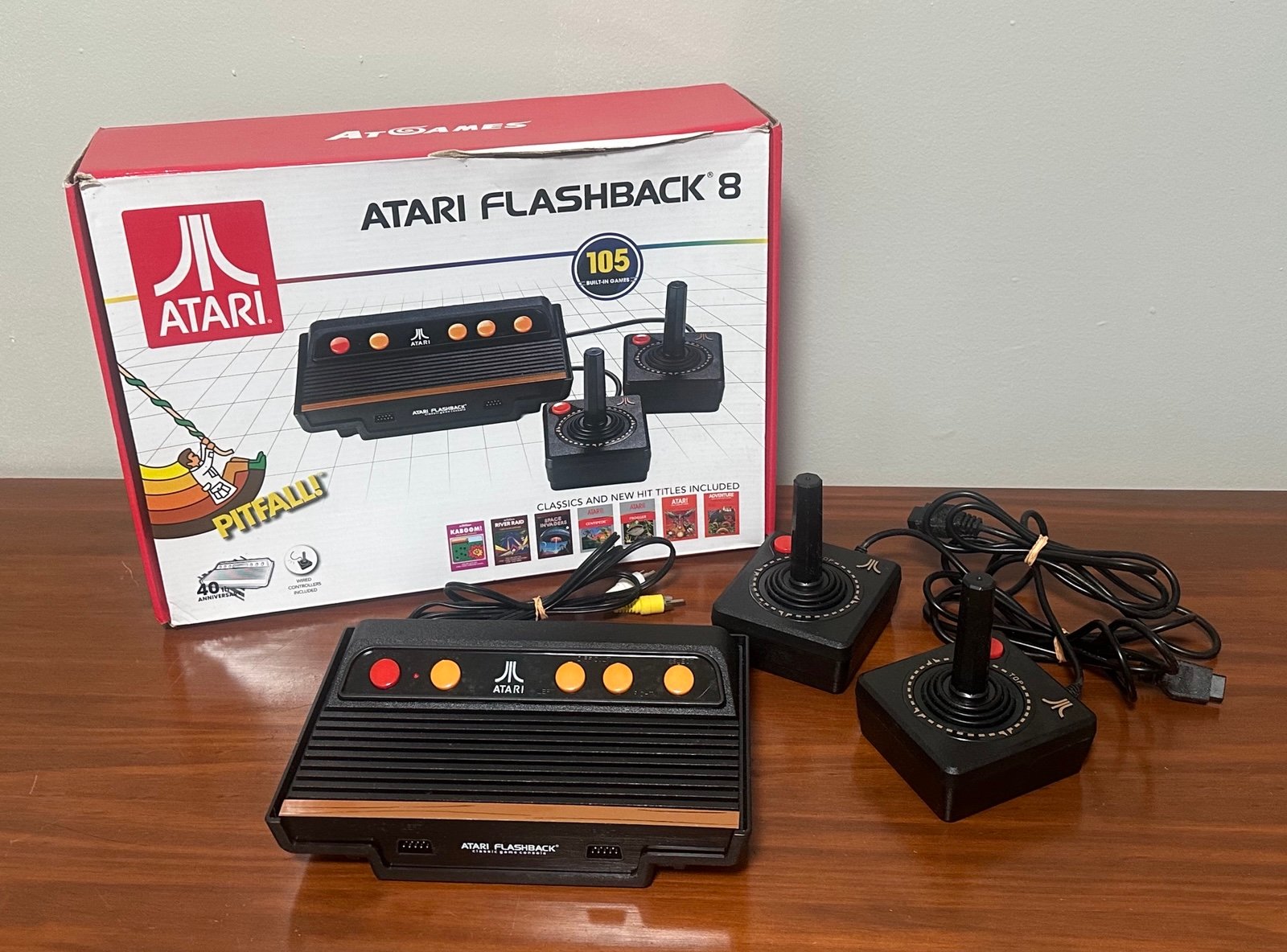 In Box Classic Atari Flashback 8 Console 105 Built In Games With Wired Controlle