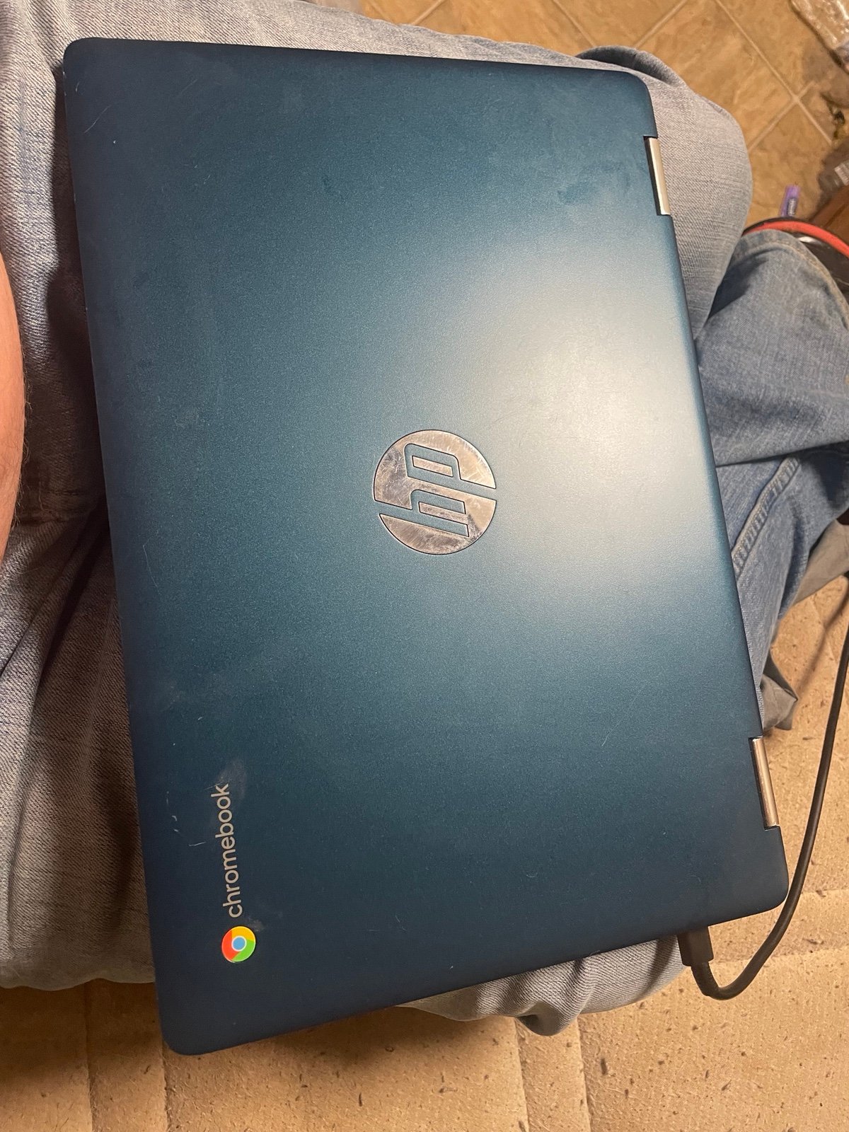 HP touchscreen Chromebook in good condition and works very well