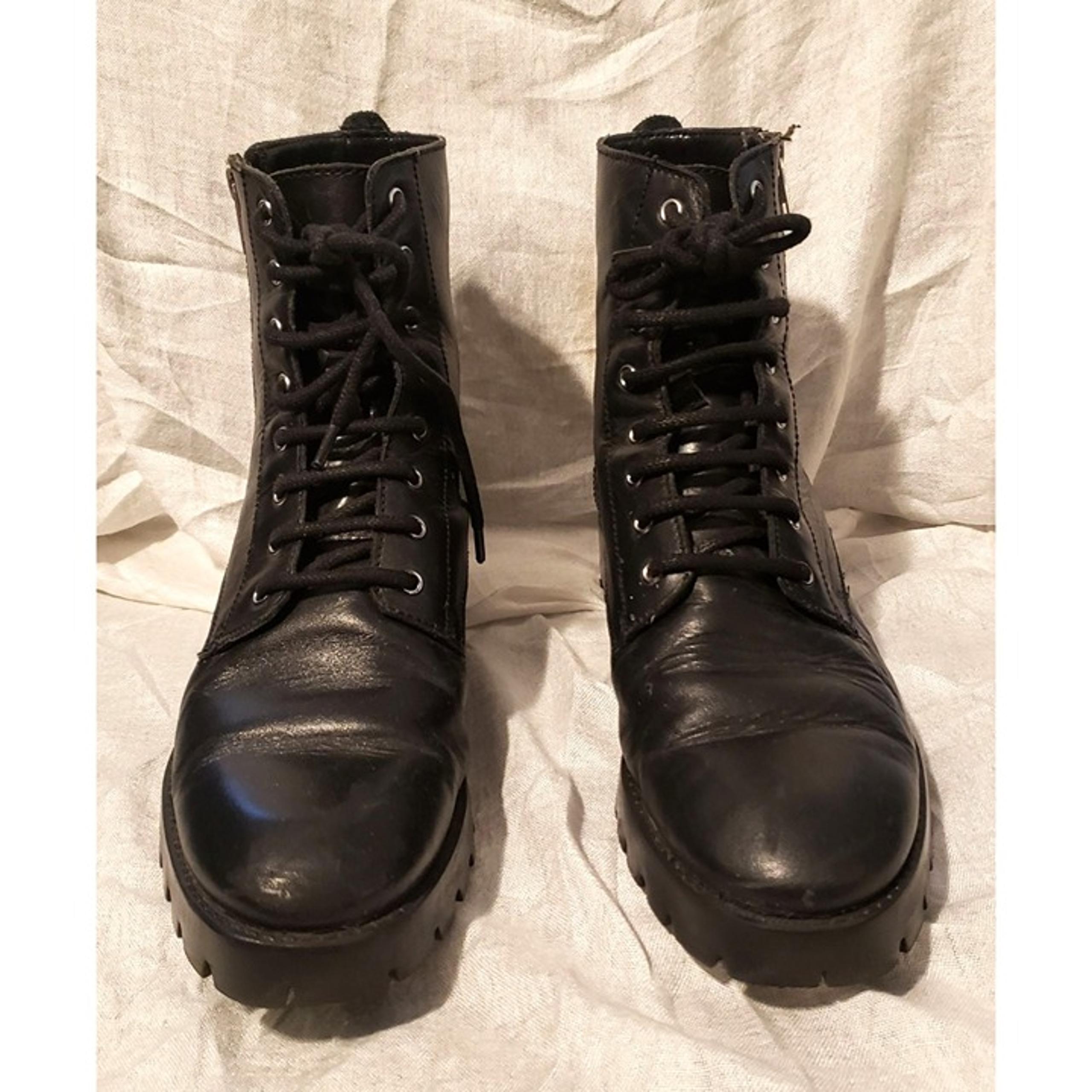 MNG Black Faux Leather Waffle Sole Side Zip Combat Ankle Boots Size 40 (9) GUC