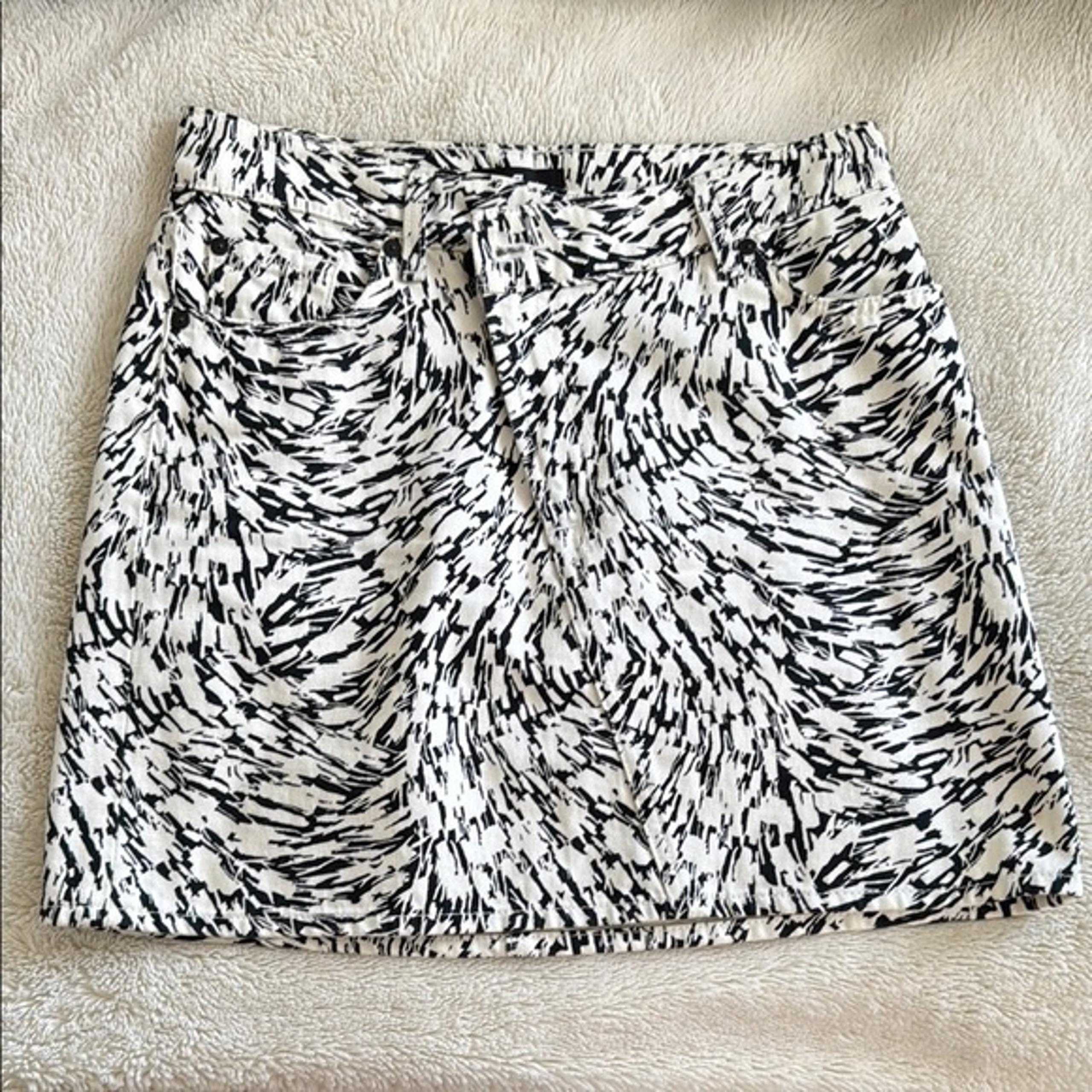 7 For All Mankind | Size 27 | Black and White A-Line Mini Skirt