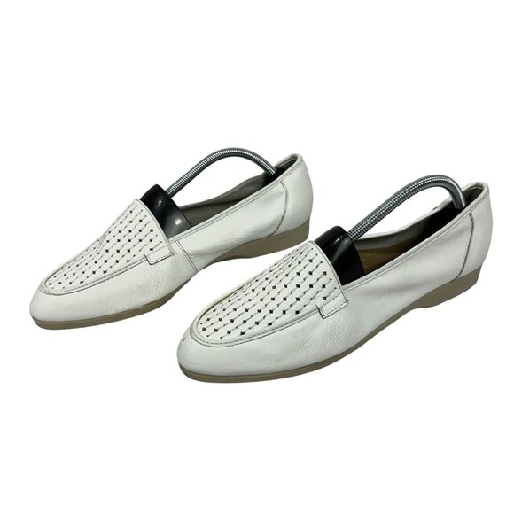 Cobbie Cuddlers Women's White Loafers Size 11
