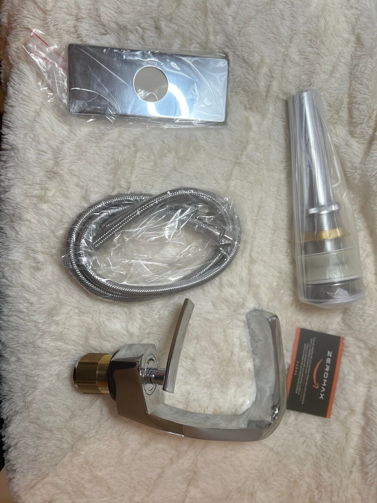 Chrome-plated faucet for bathroom sink, single-hole faucet for bathroom sink, so