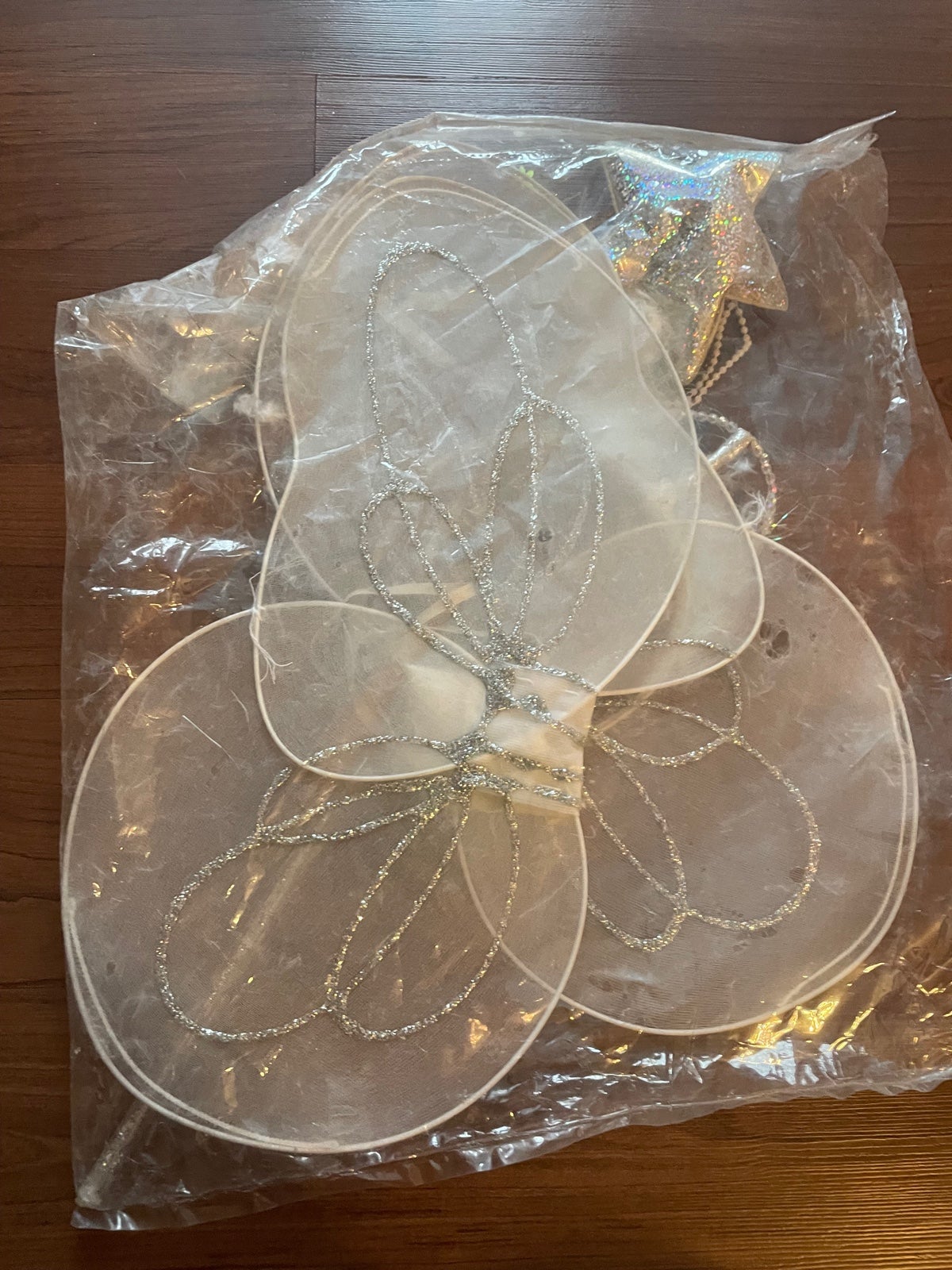 BRAND NEW CLAIRES KIDS ANGEL WINGS , HALO AND SILVER STAR WAND