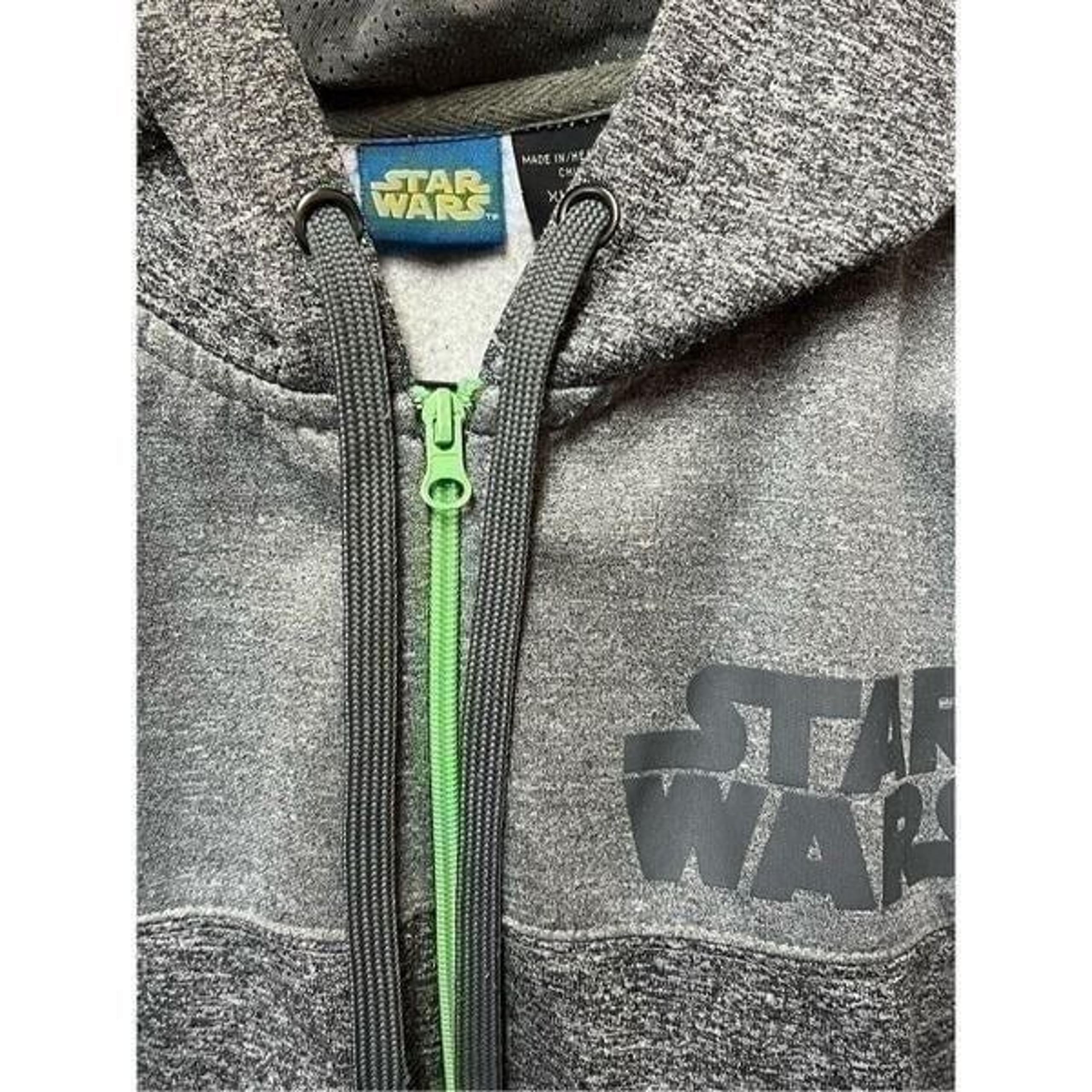 Star Wars Mens XL Hooded Lined Jacket With Zippered Front. Gray With Green Trim