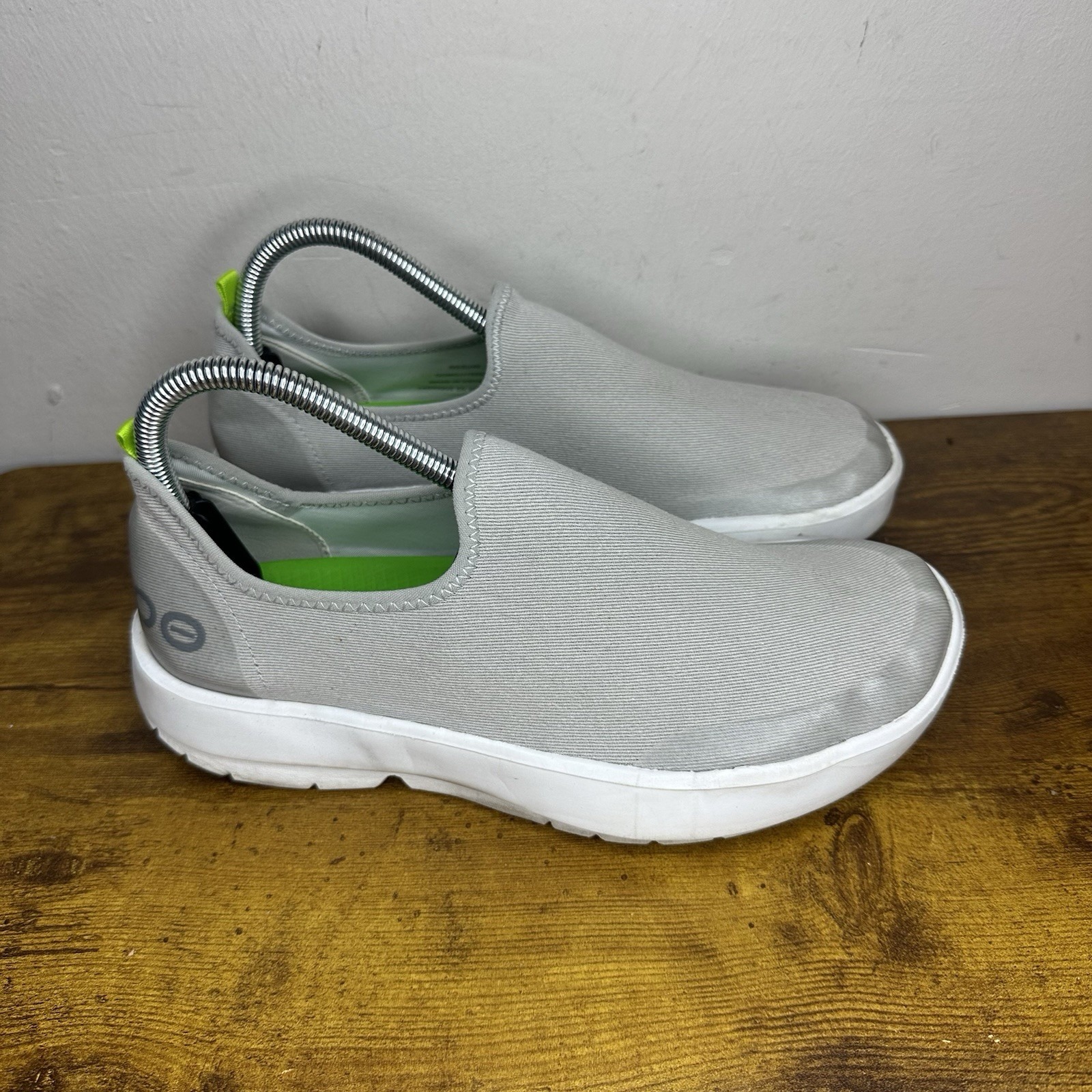 Oofos Oomg Eezee Low Recovery Shoes Women's Size 9