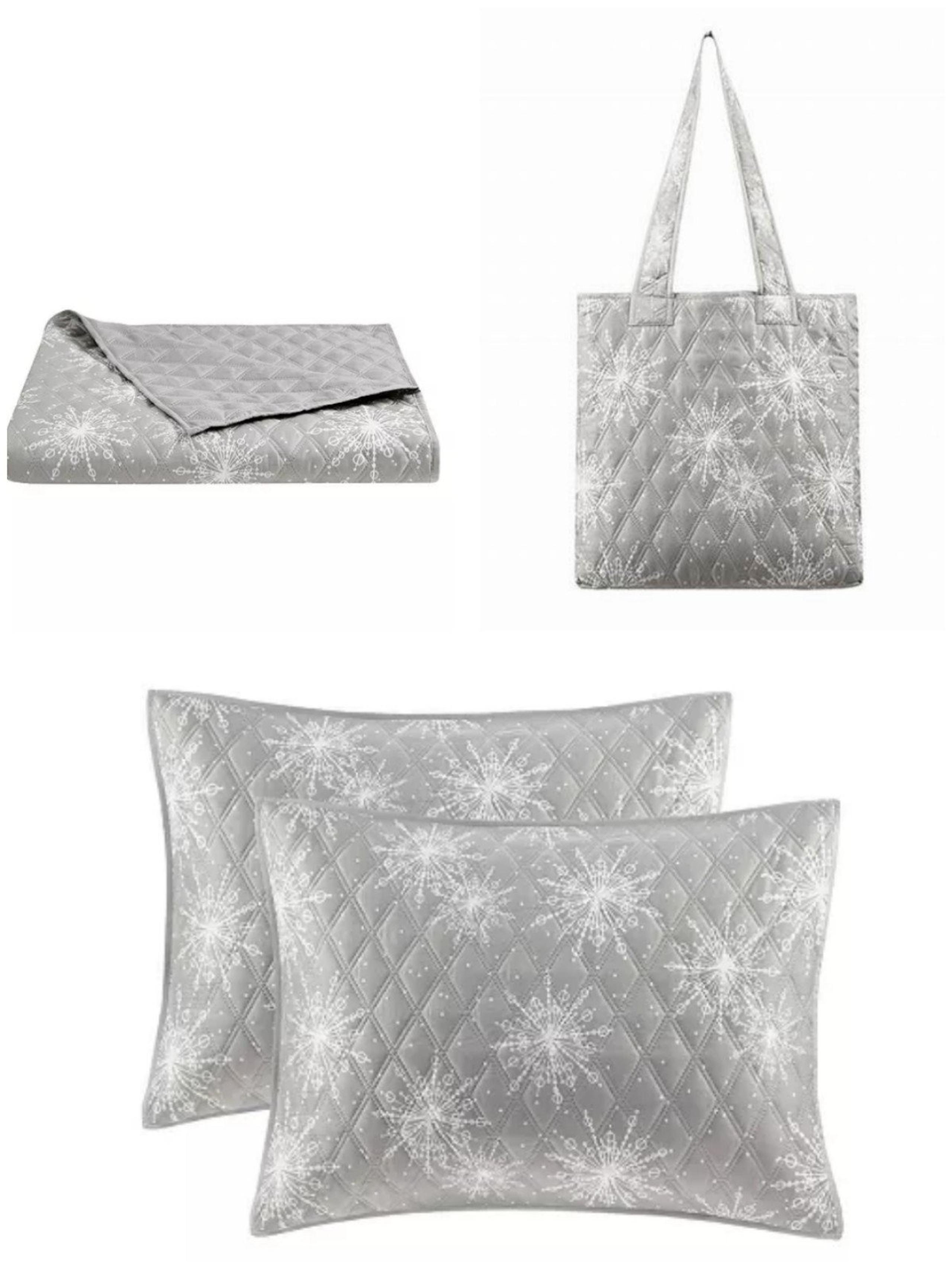 Martha Stewart Collection
Snowflake Holiday Quilt Bag Set, Full/Queen, Created