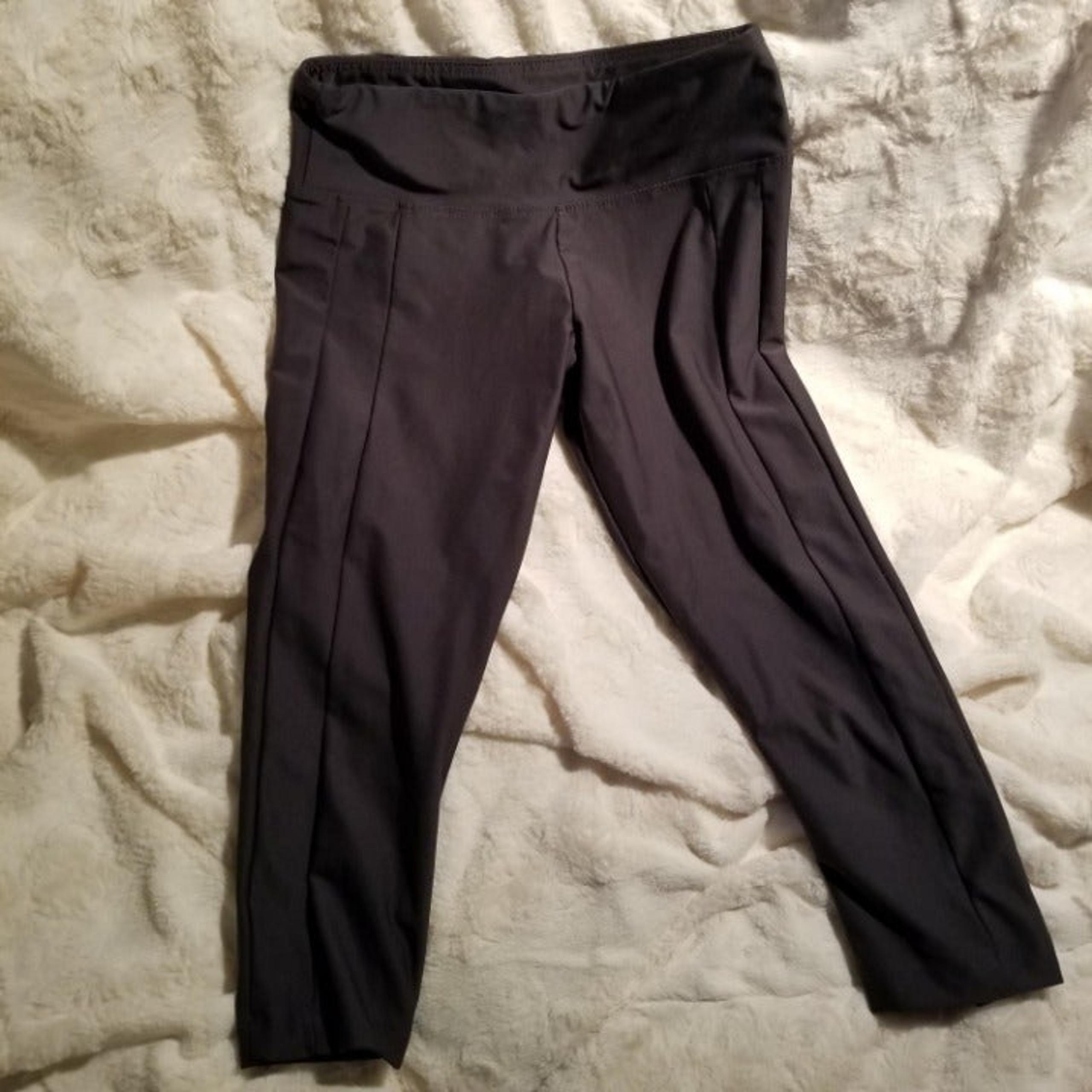 Bally Capri Workout Legging