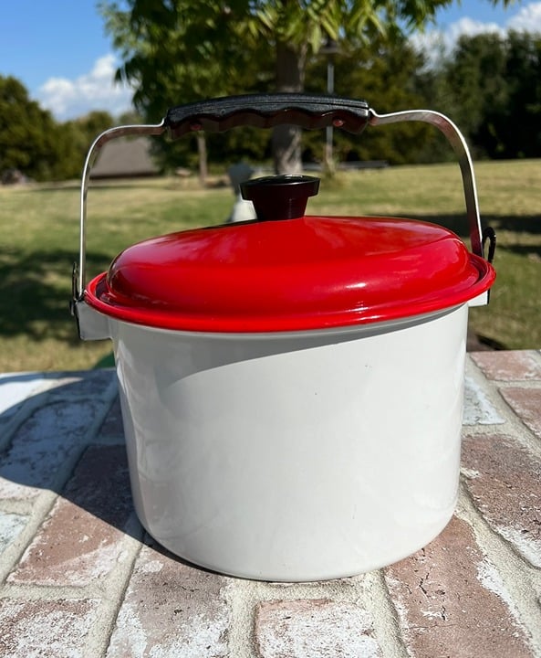 Vtg Bean Pot Enamelware Bowl Pot Tub Basin Farmhouse Country Rustic Shabby Chic