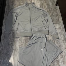 Nike sweat suit XL gray gently used retail 295