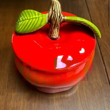 Vintage McCoy Red Delicious Apple Cookie Jar With Green Leaves 8425