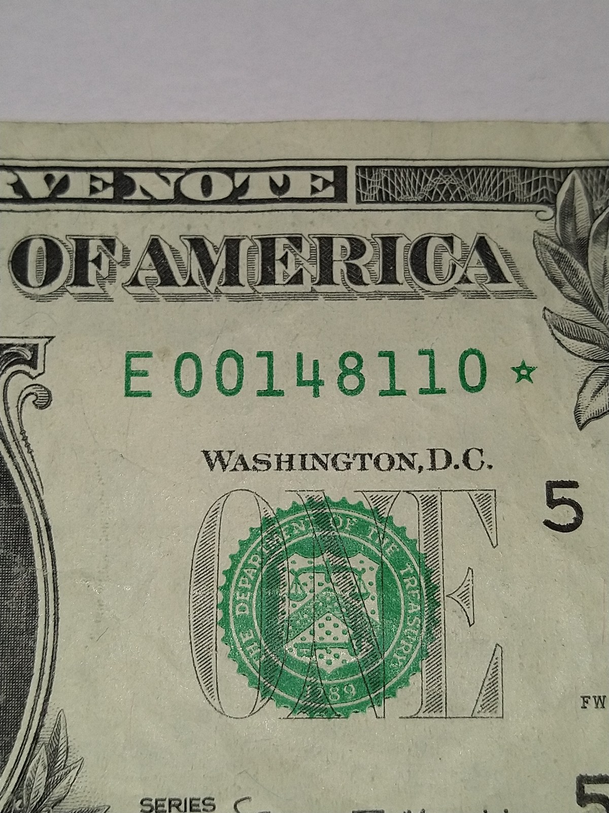 Star note one dollar bill