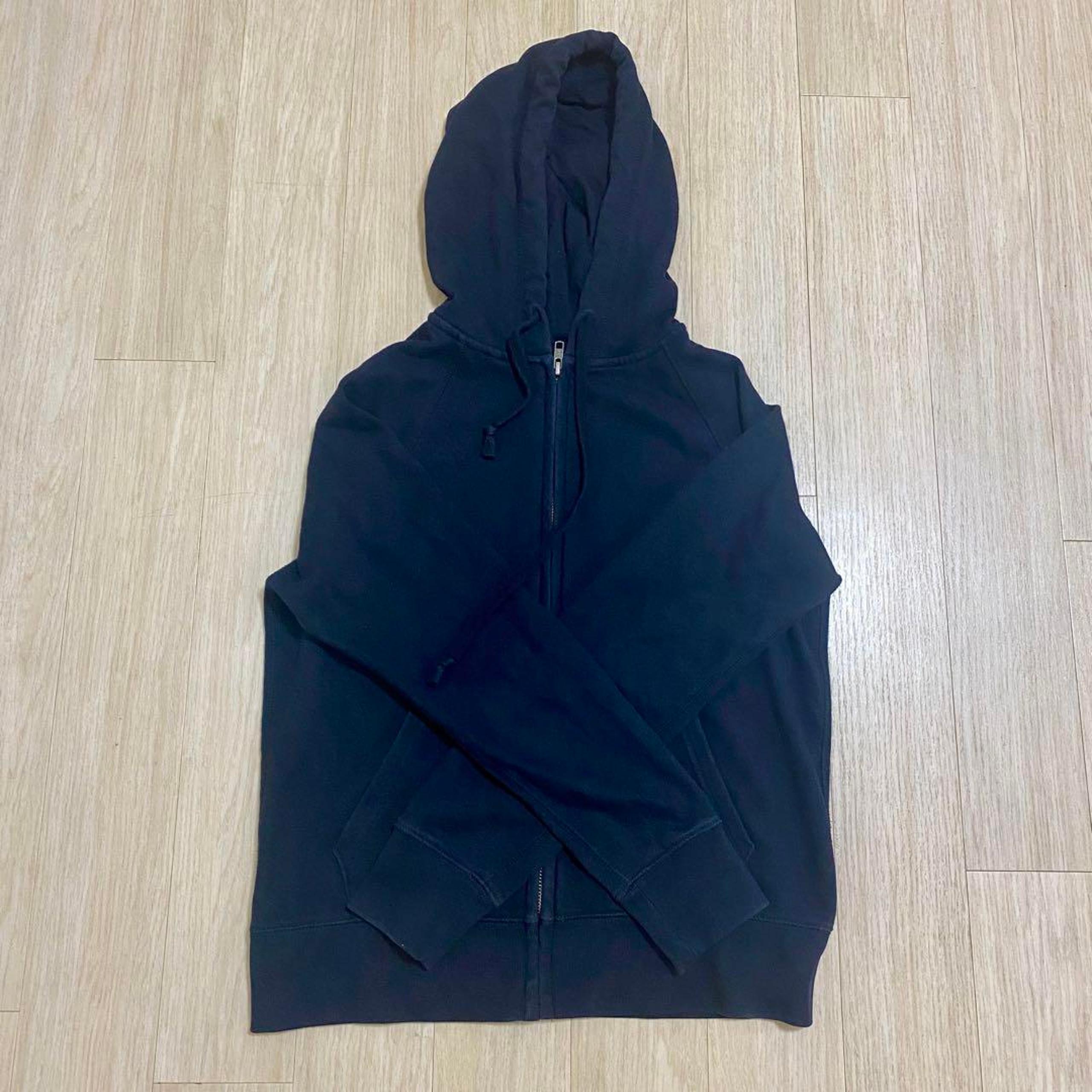 UNIQLO Black Hooded Sweatshirt M