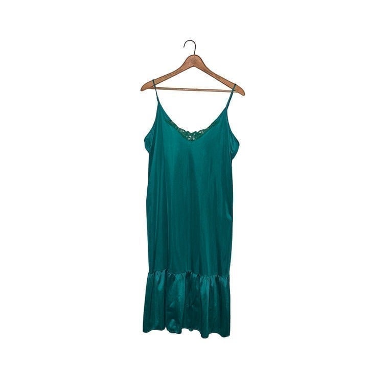 Vintage 80s Lady Cameo Dallas Plus 1X Green Drop Waist Ruffle Nylon Slip Dress